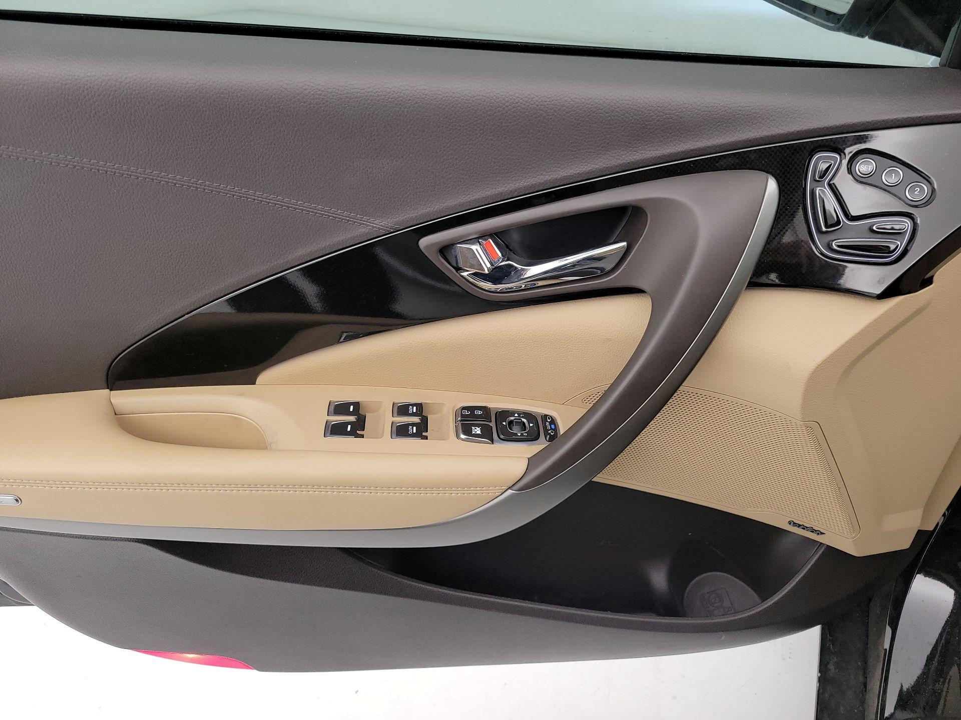 Thumbnail: 2017 Hyundai Azera - 12