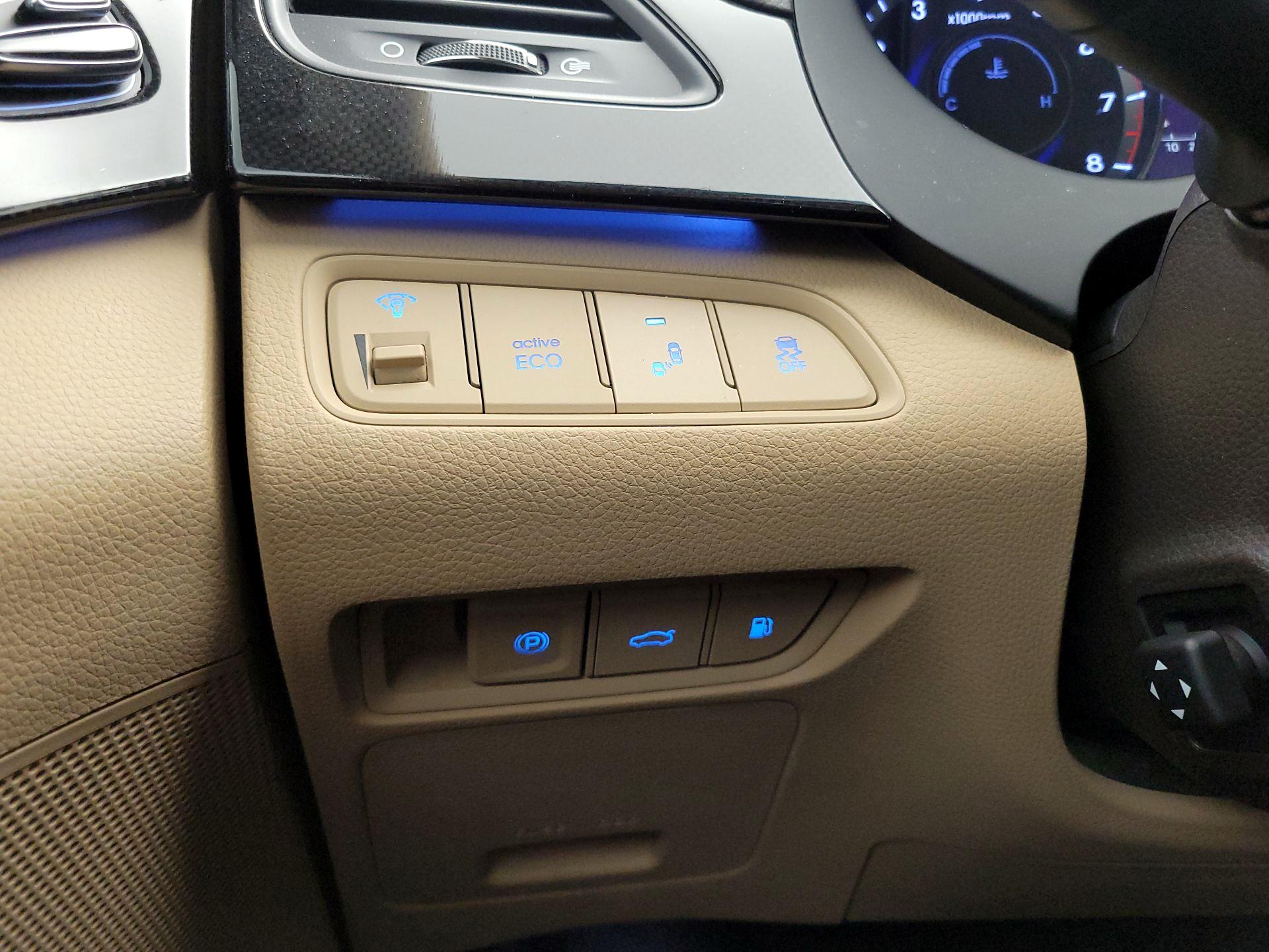 Thumbnail: 2017 Hyundai Azera - 13