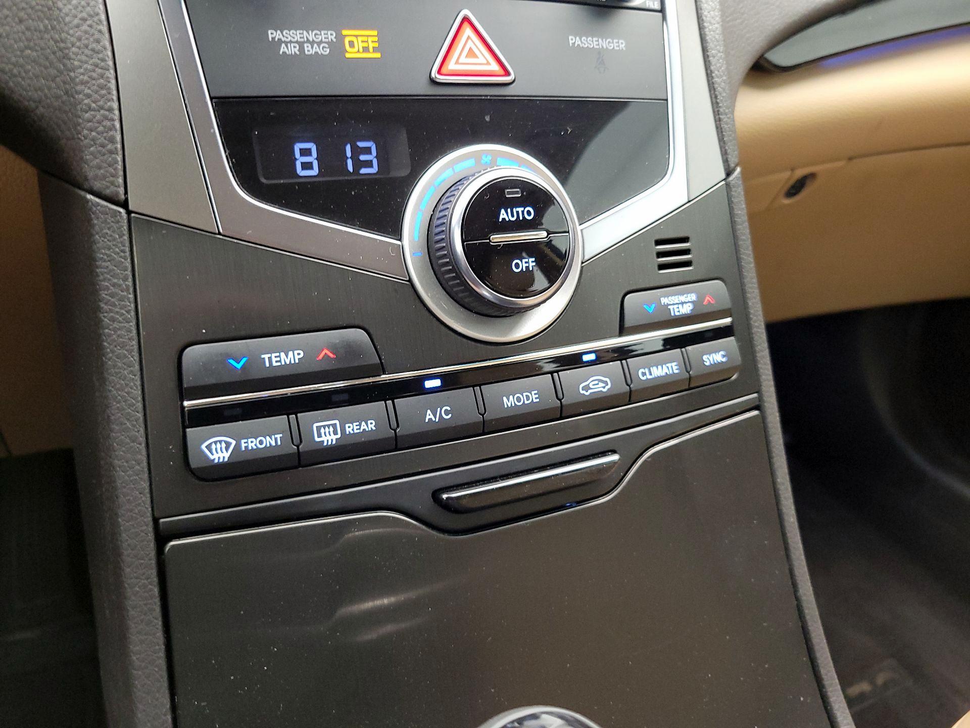 Thumbnail: 2017 Hyundai Azera - 17