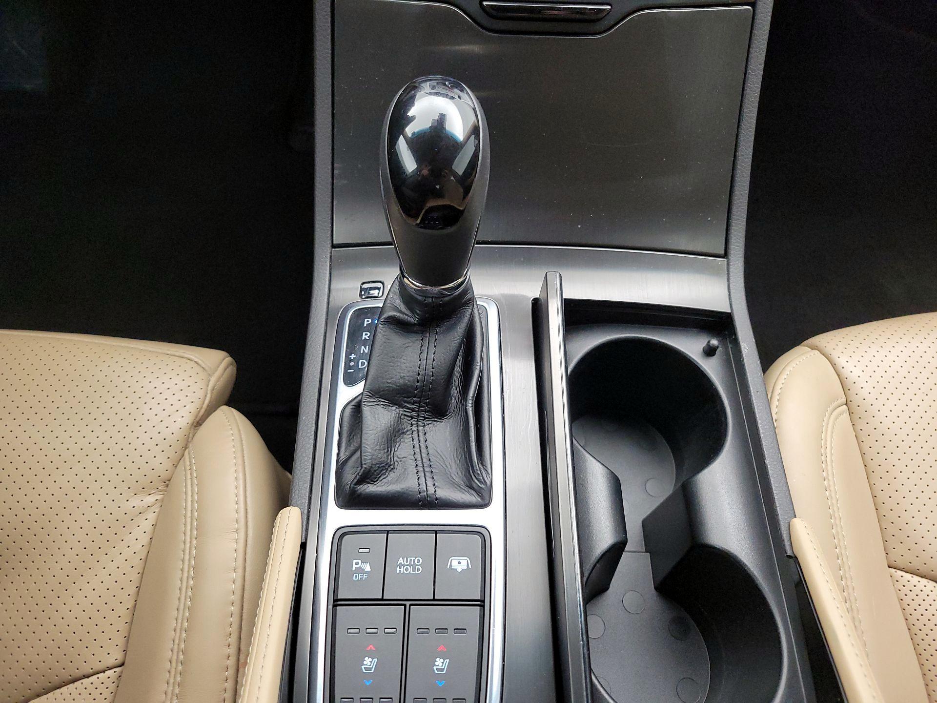 Thumbnail: 2017 Hyundai Azera - 18