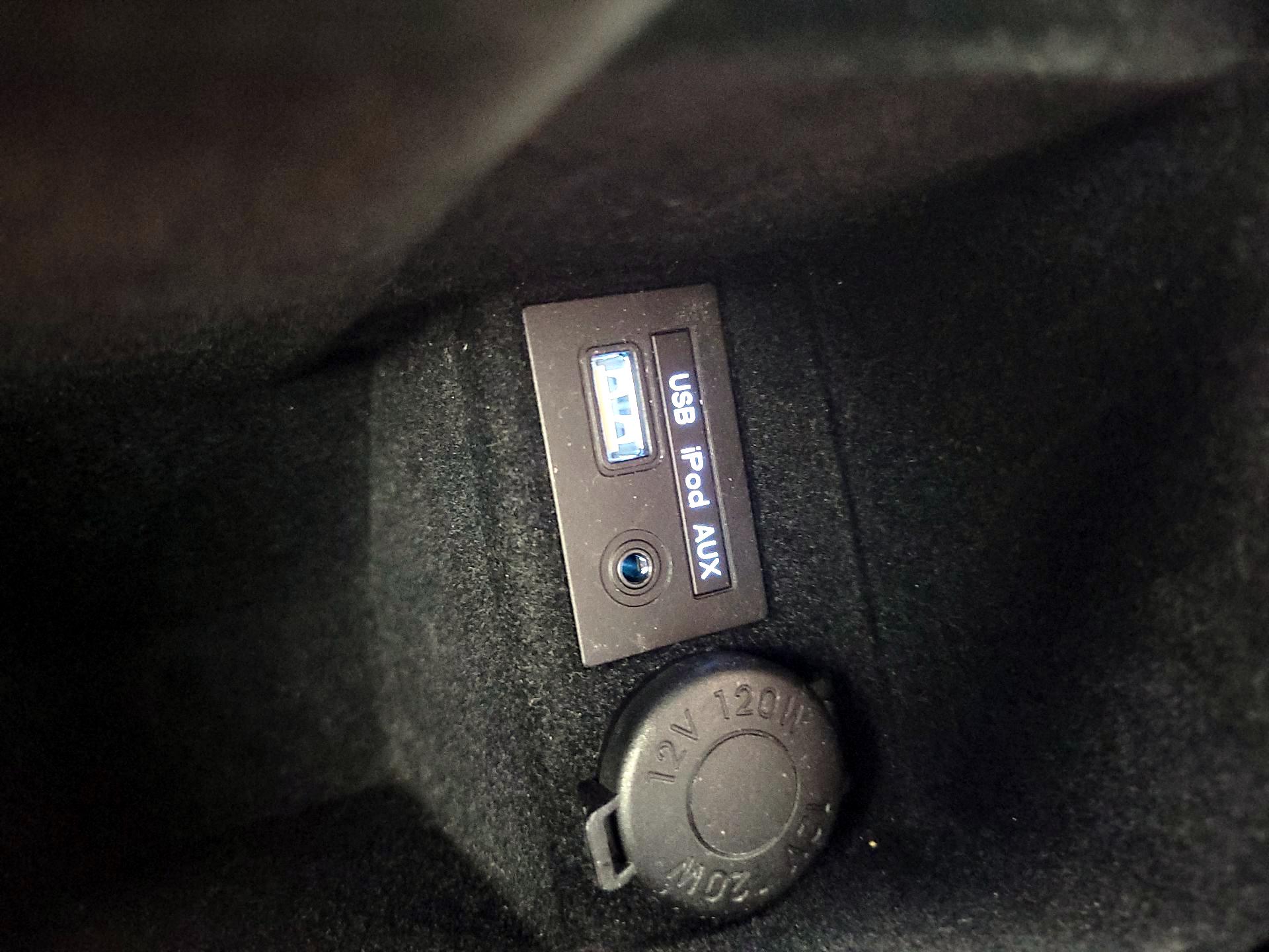 Thumbnail: 2017 Hyundai Azera - 19