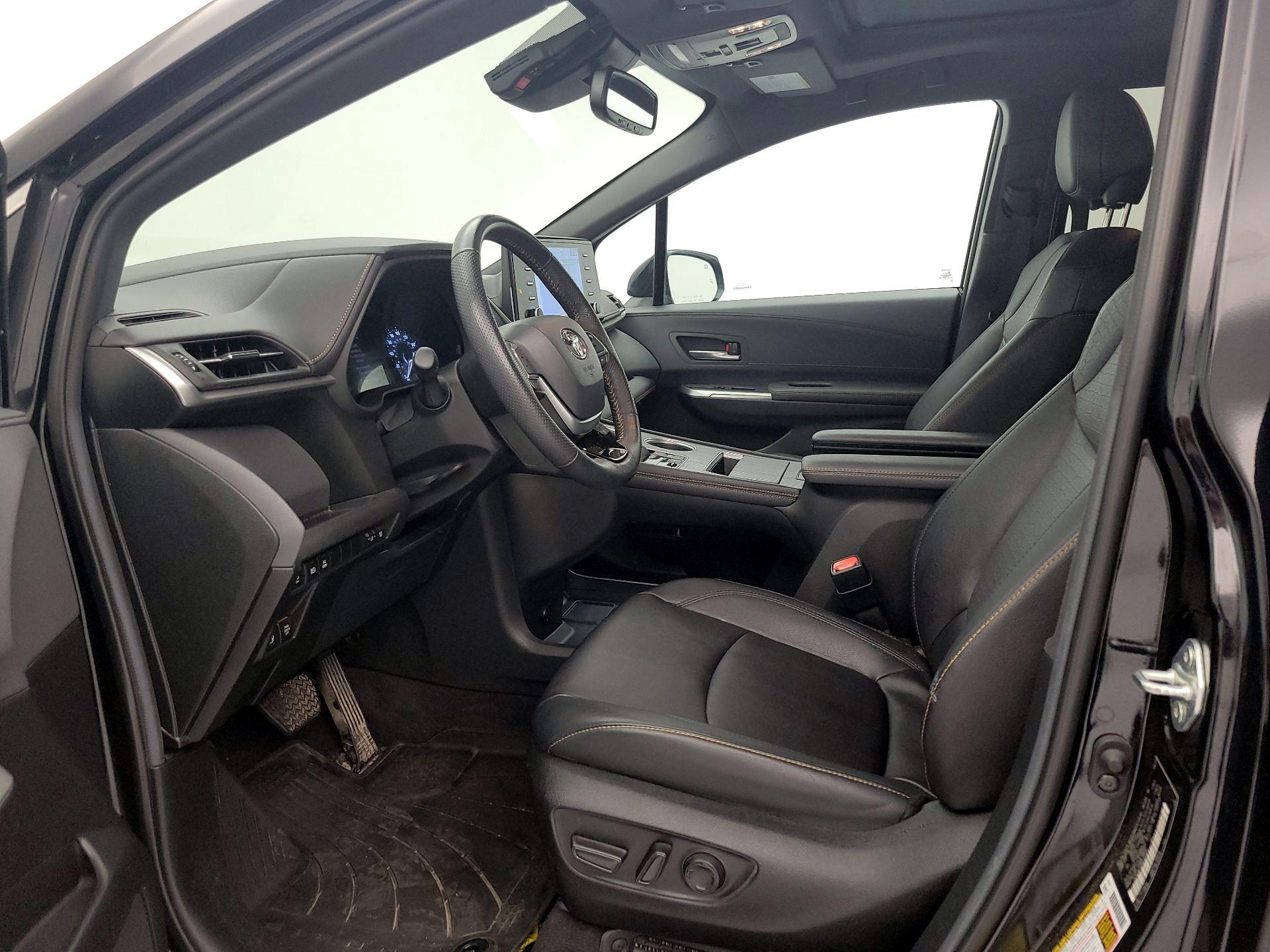 Thumbnail: 2023 Toyota Sienna - 11