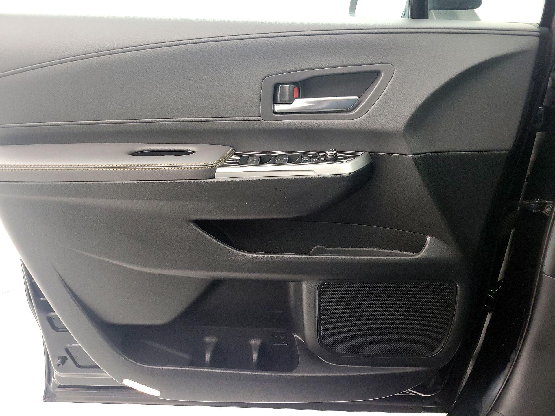 Thumbnail: 2023 Toyota Sienna - 12