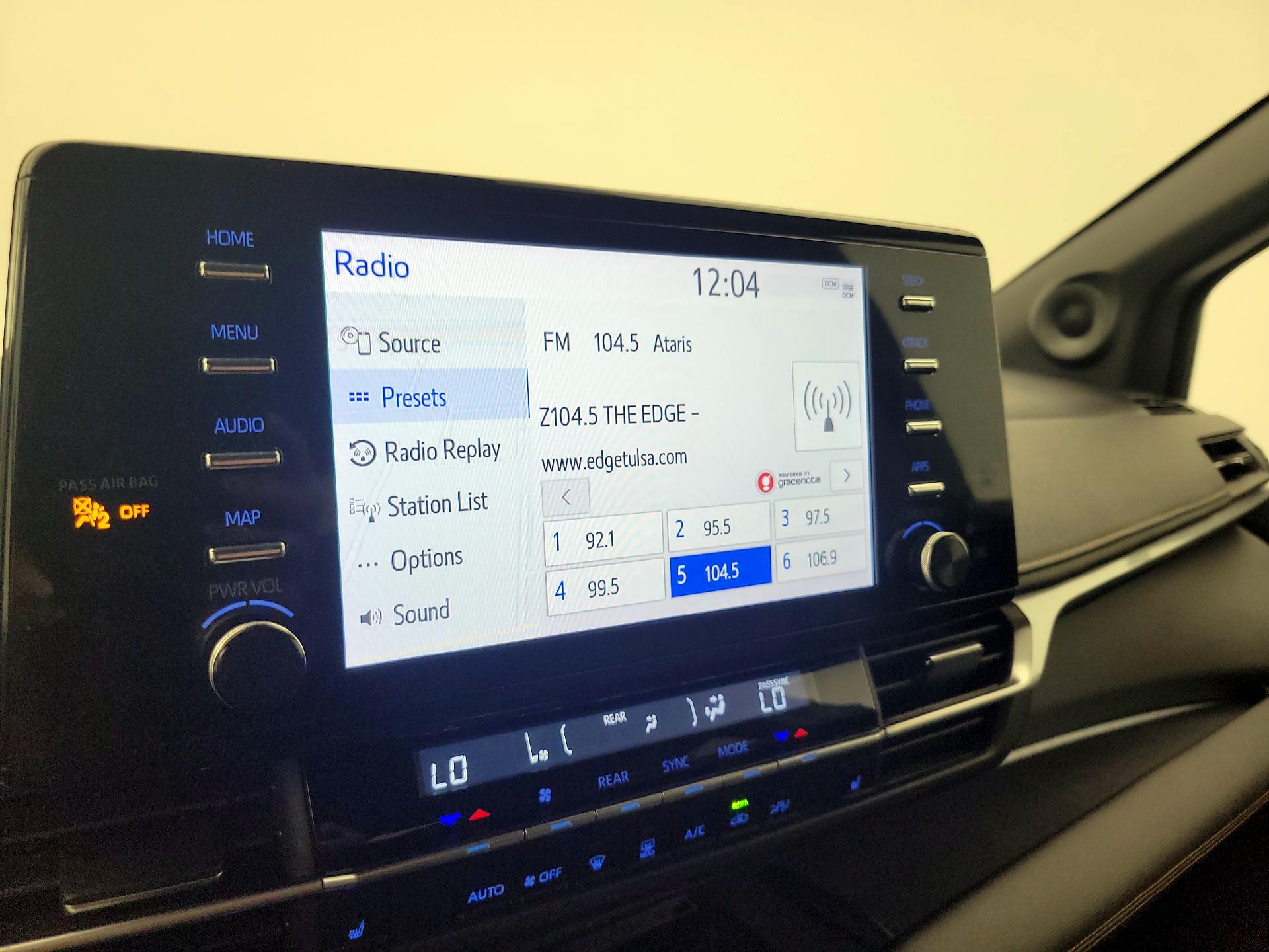 Thumbnail: 2023 Toyota Sienna - 16