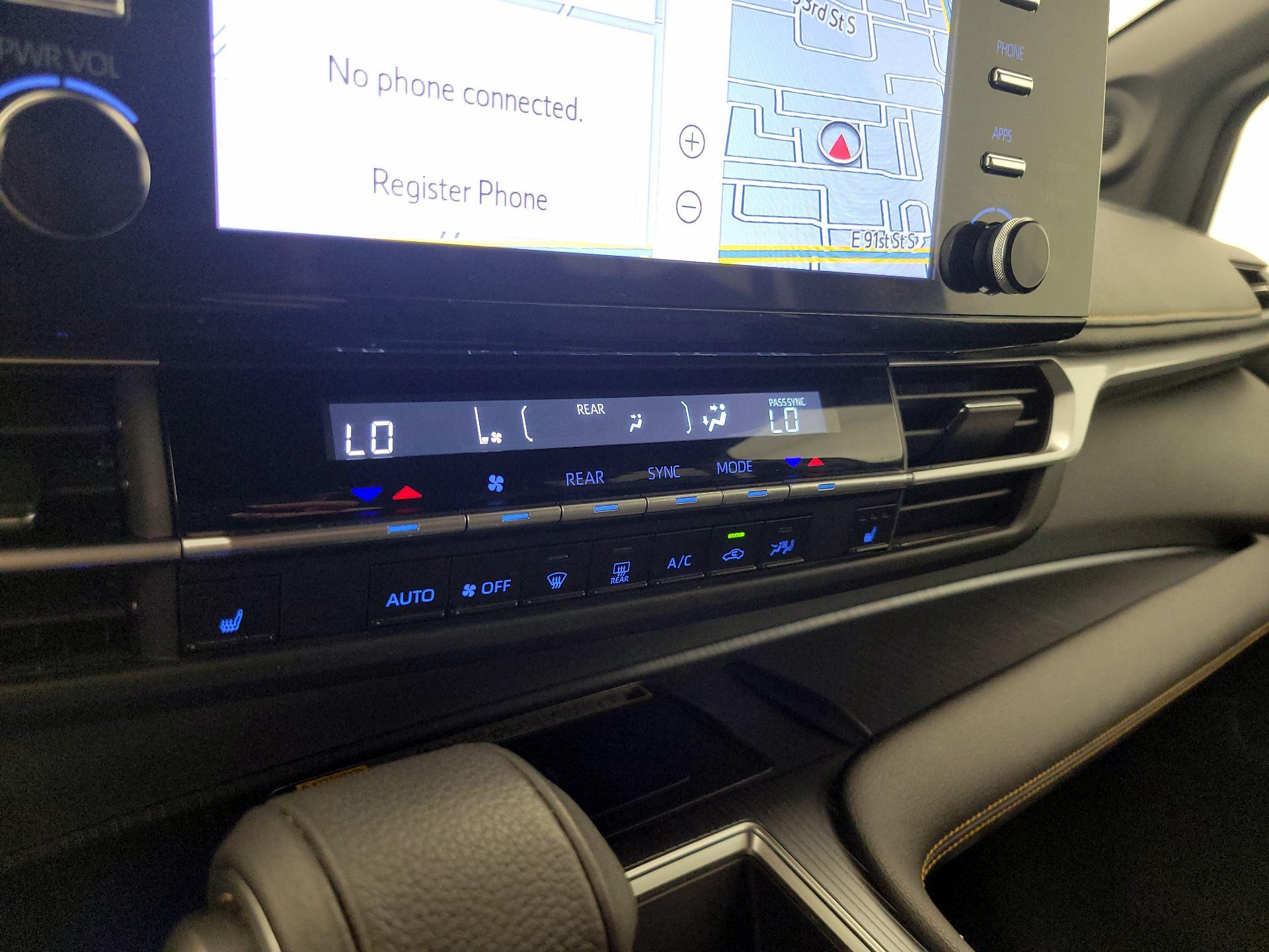 Thumbnail: 2023 Toyota Sienna - 17