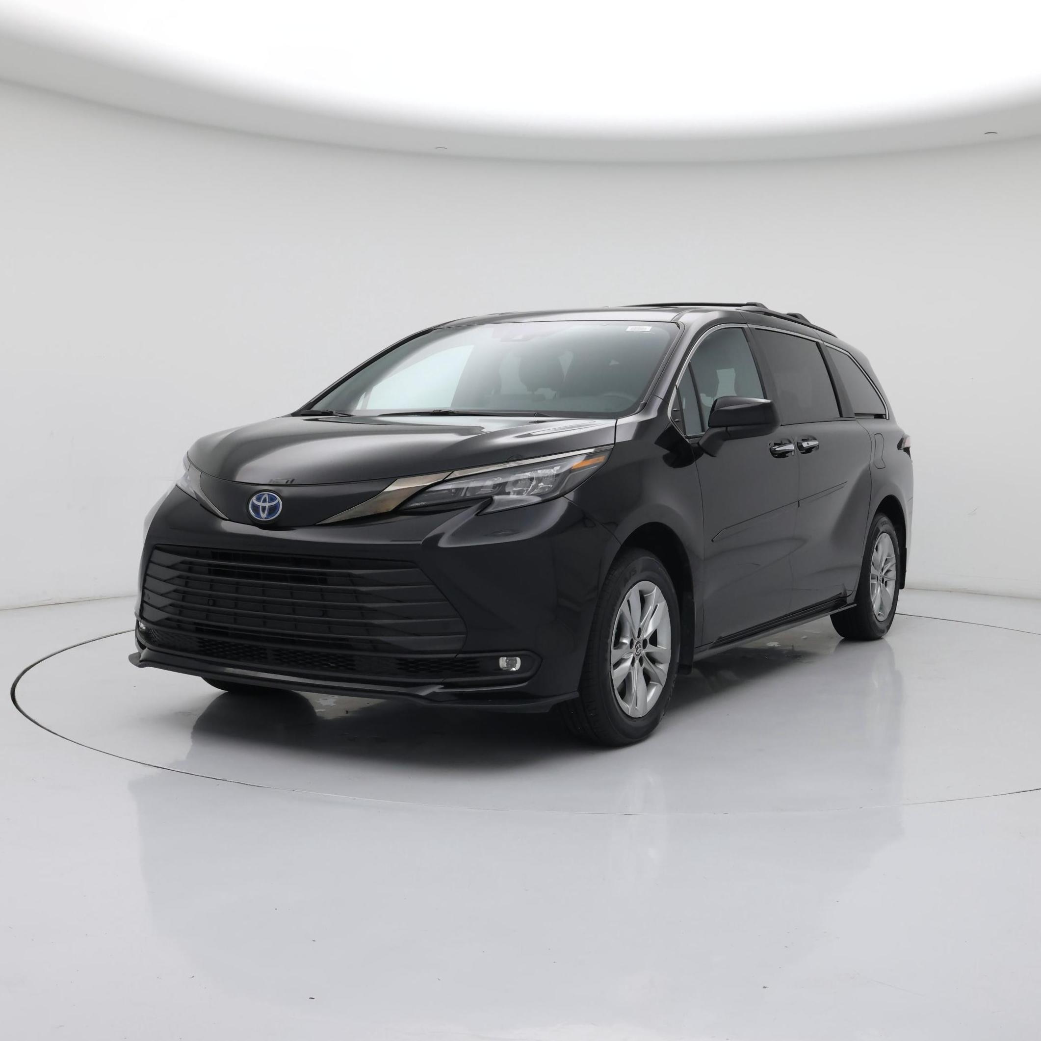 Thumbnail: 2023 Toyota Sienna - 4