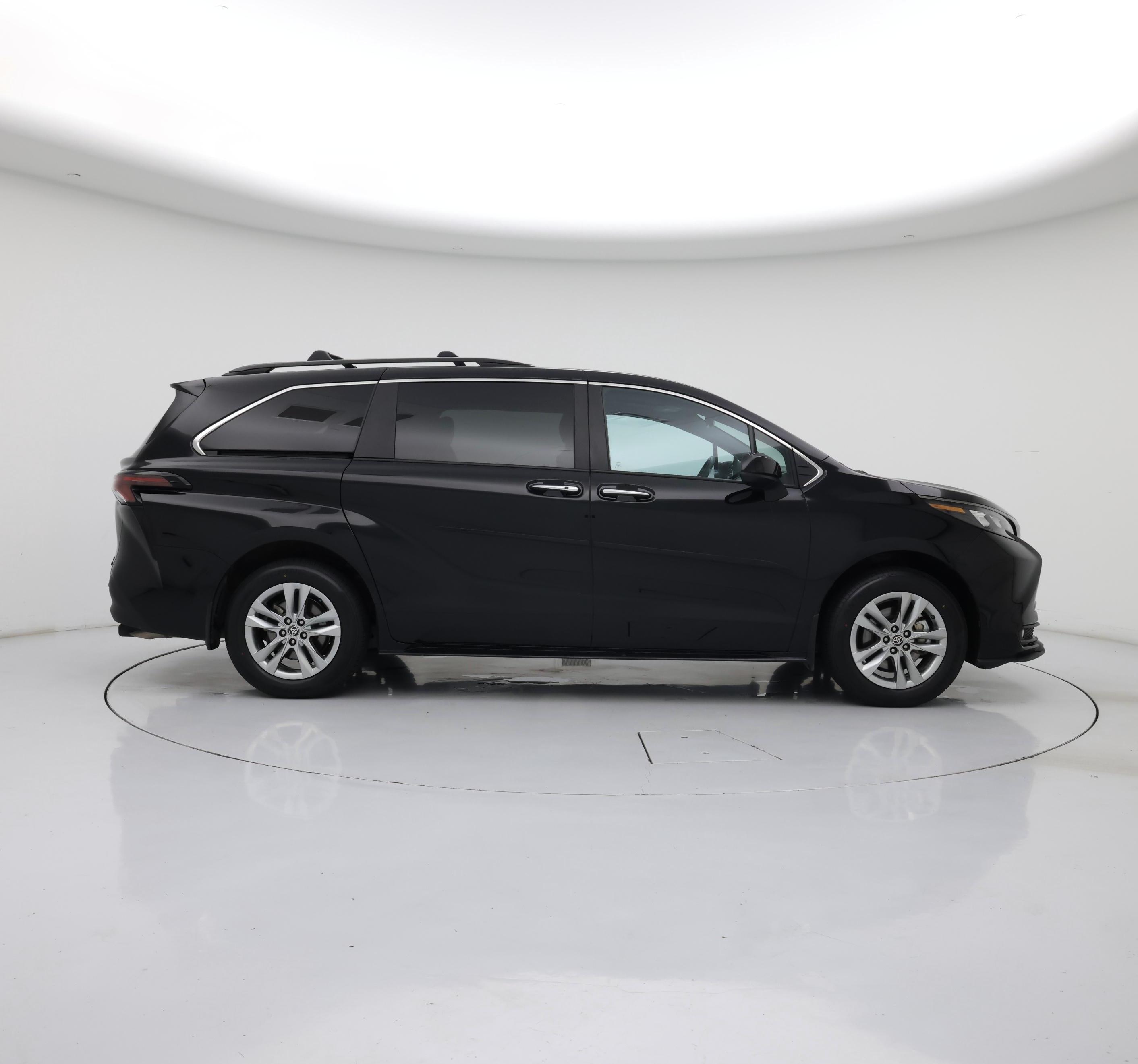 Thumbnail: 2023 Toyota Sienna - 7