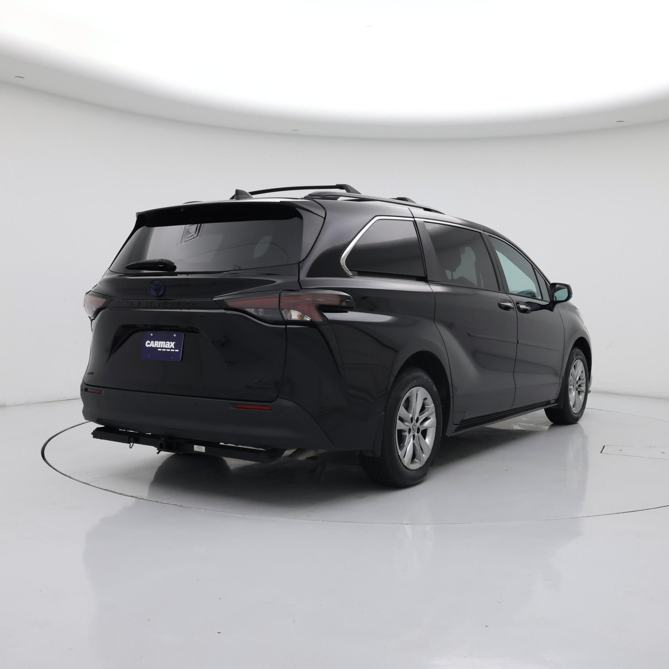Thumbnail: 2023 Toyota Sienna - 8