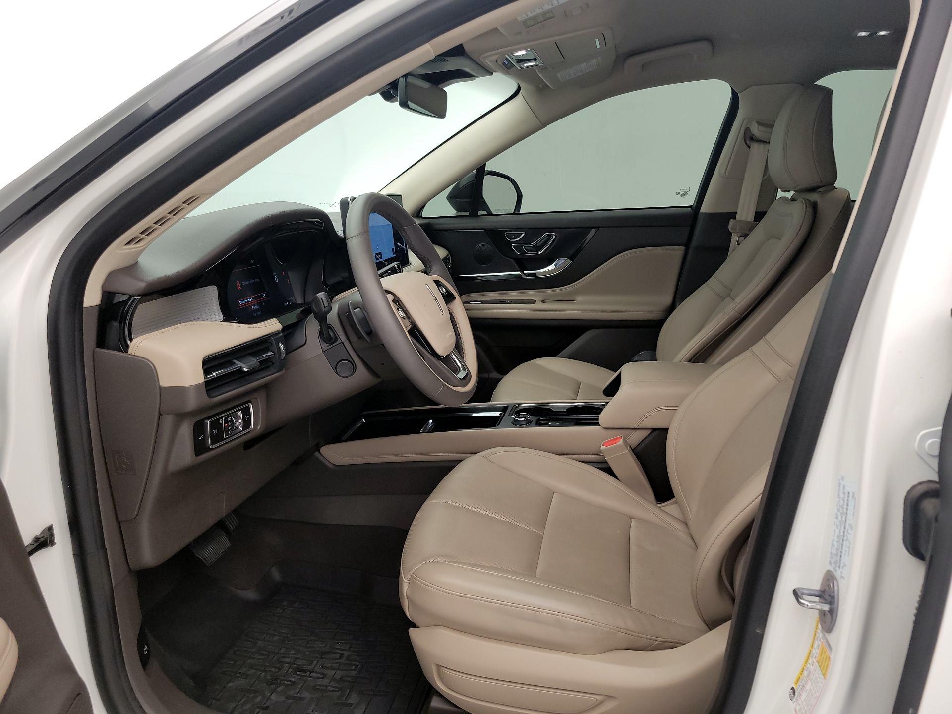 Thumbnail: 2024 Lincoln Corsair - 11