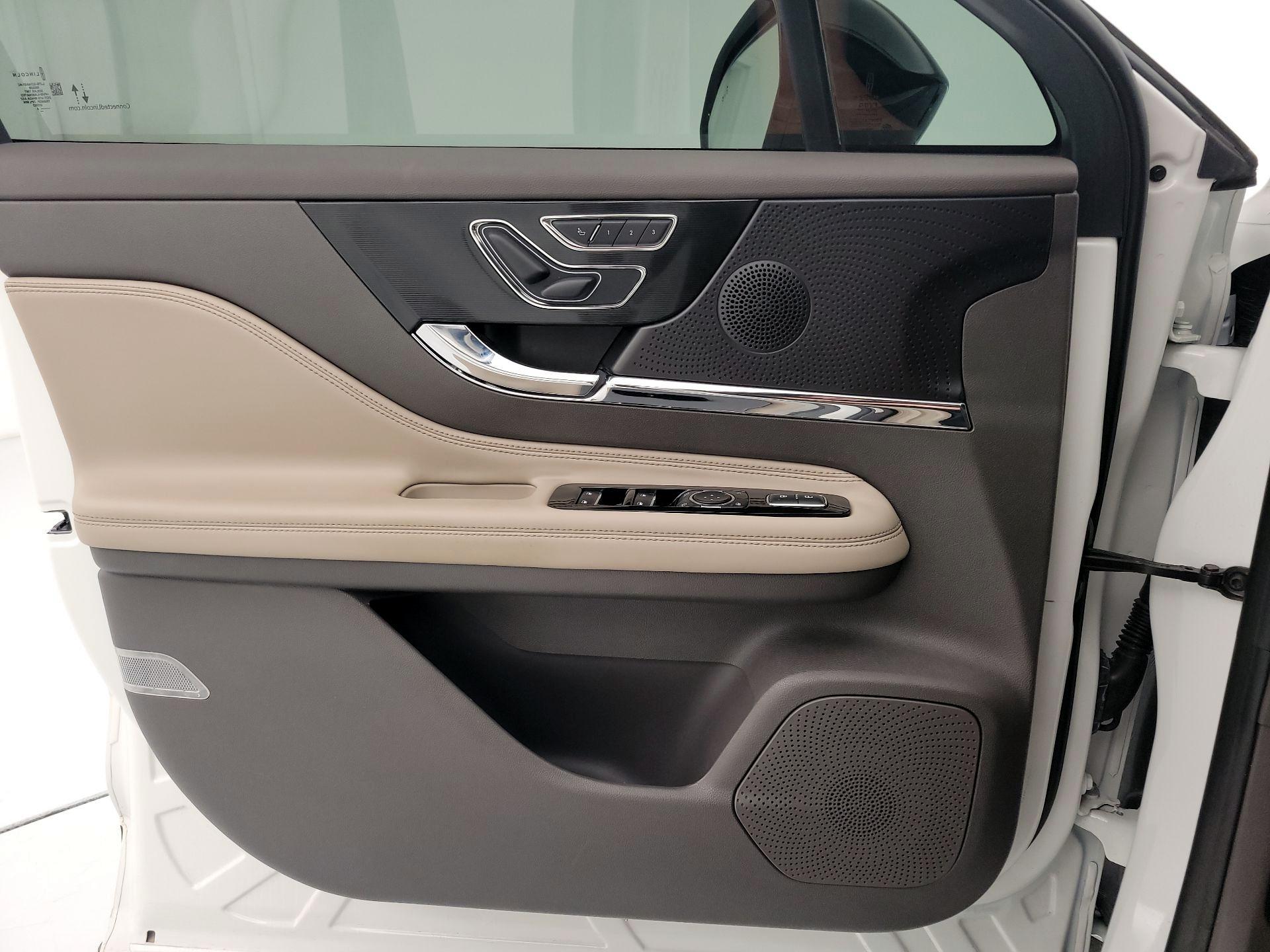 Thumbnail: 2024 Lincoln Corsair - 12