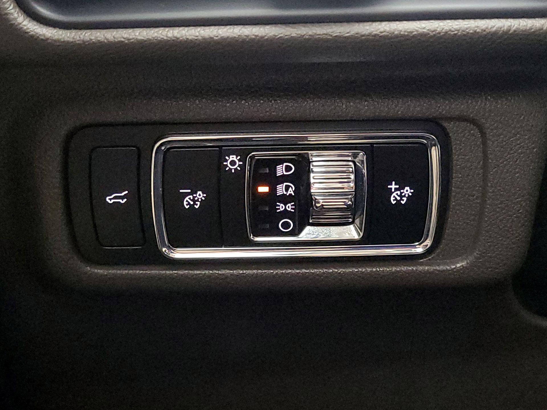 Thumbnail: 2024 Lincoln Corsair - 13