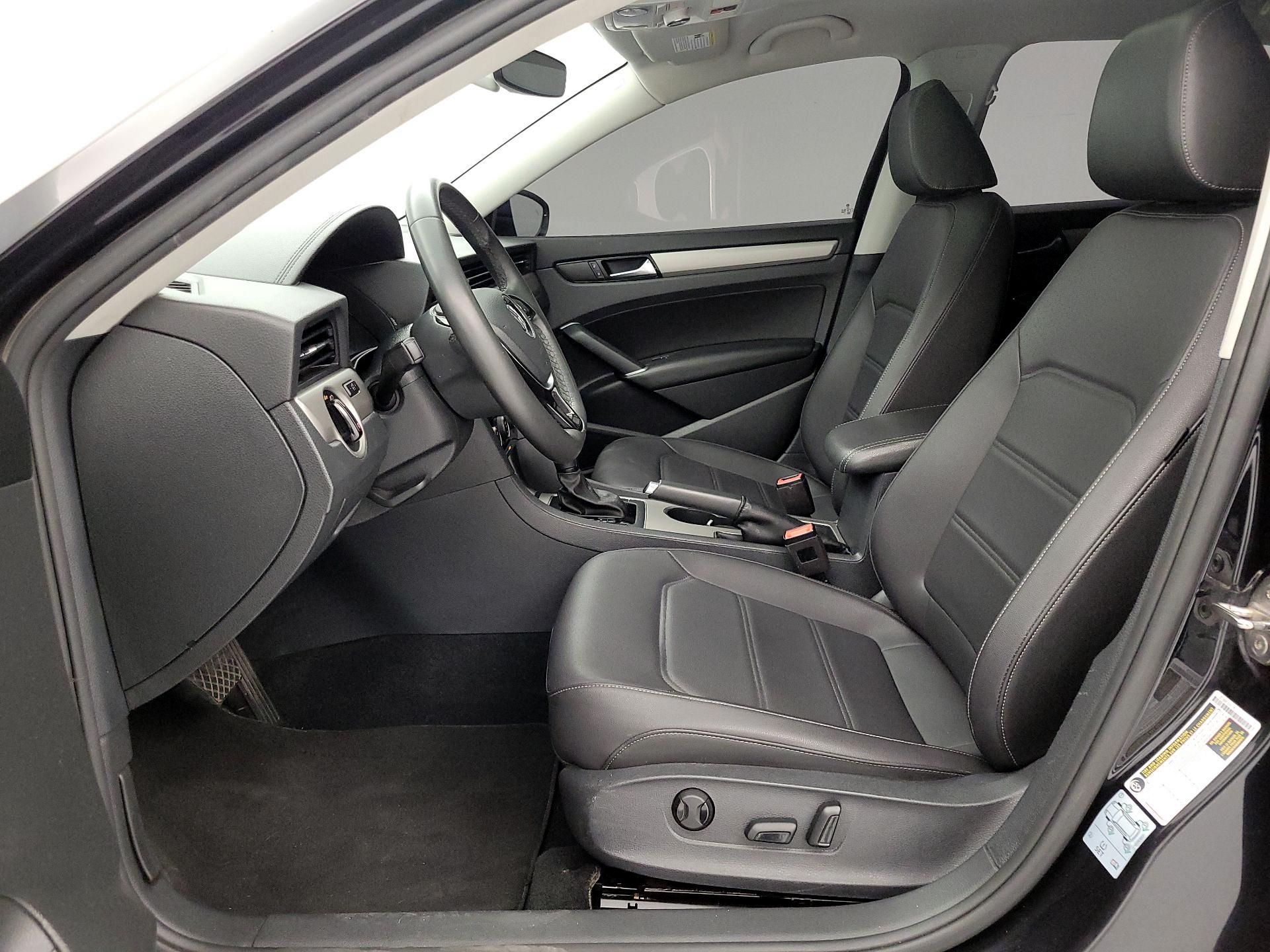 Thumbnail: 2022 Volkswagen Passat - 11