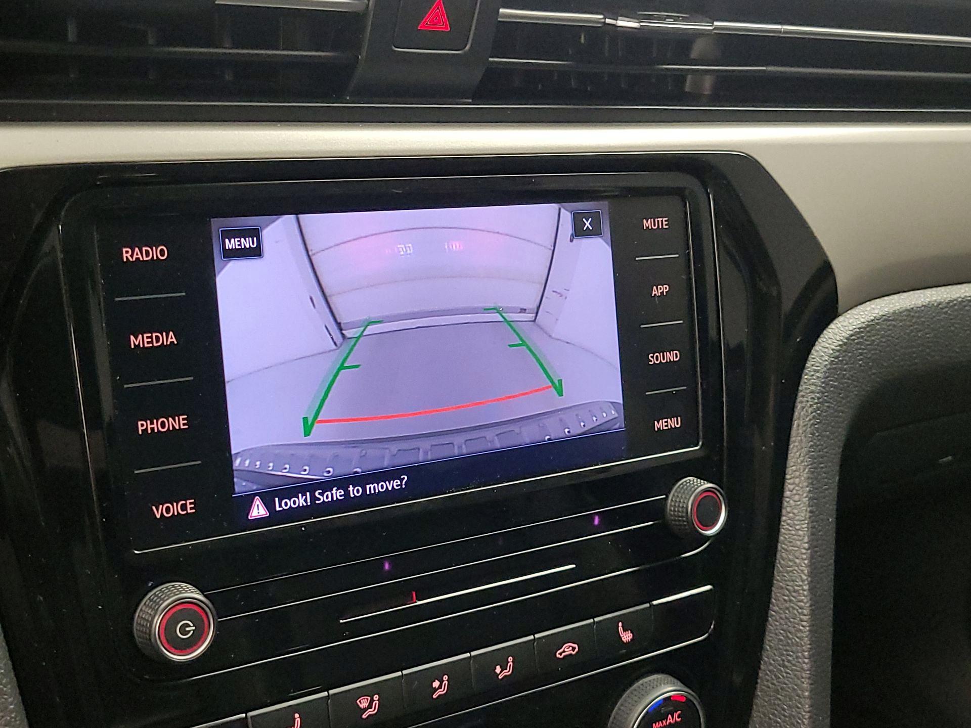 Thumbnail: 2022 Volkswagen Passat - 14