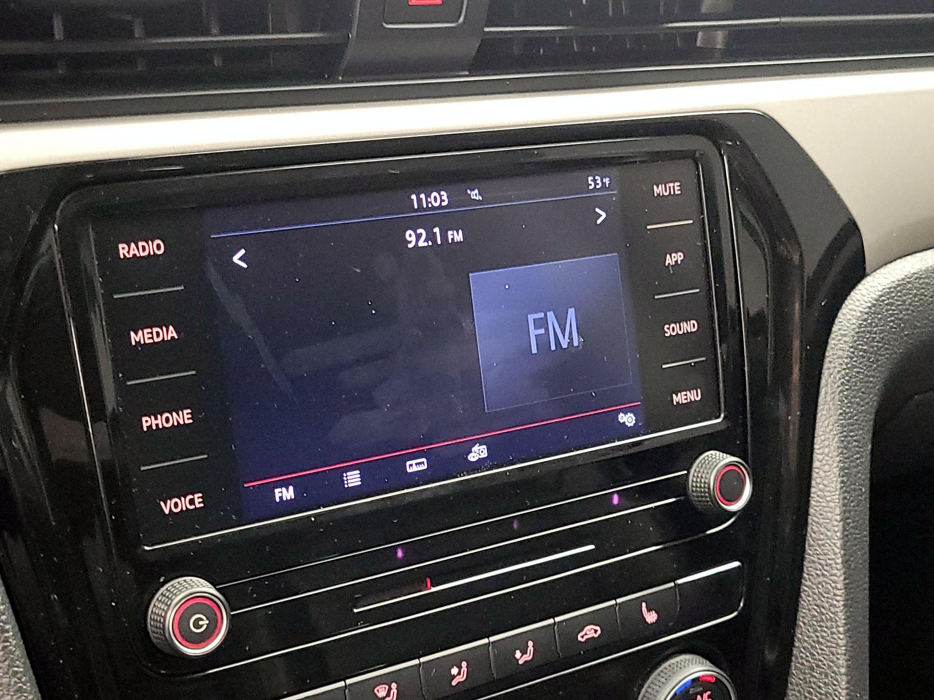 Thumbnail: 2022 Volkswagen Passat - 15