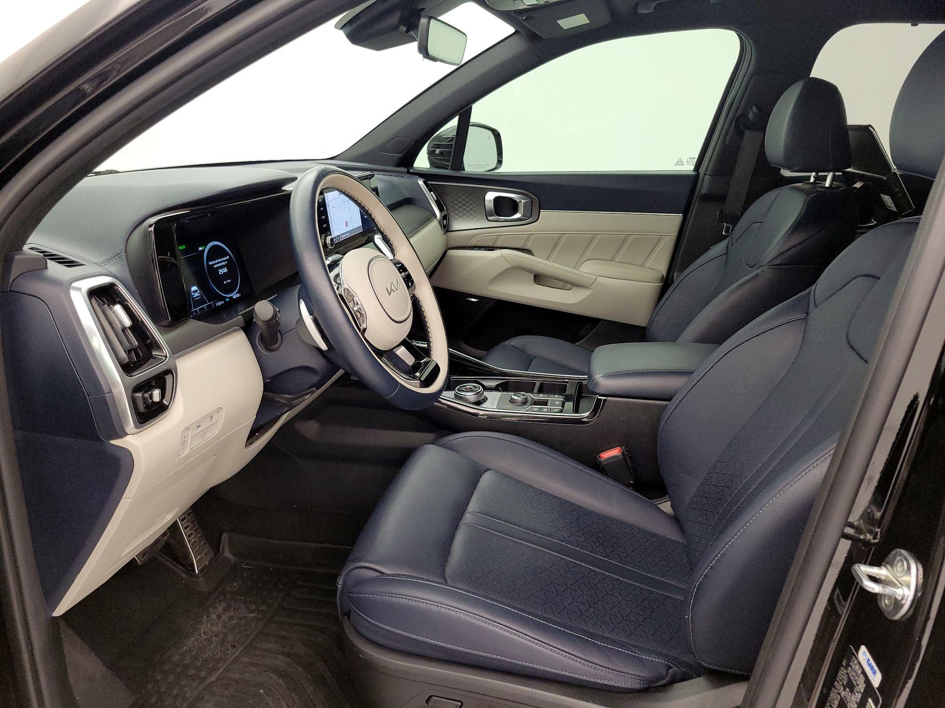 Thumbnail: 2023 Kia Sorento - 11