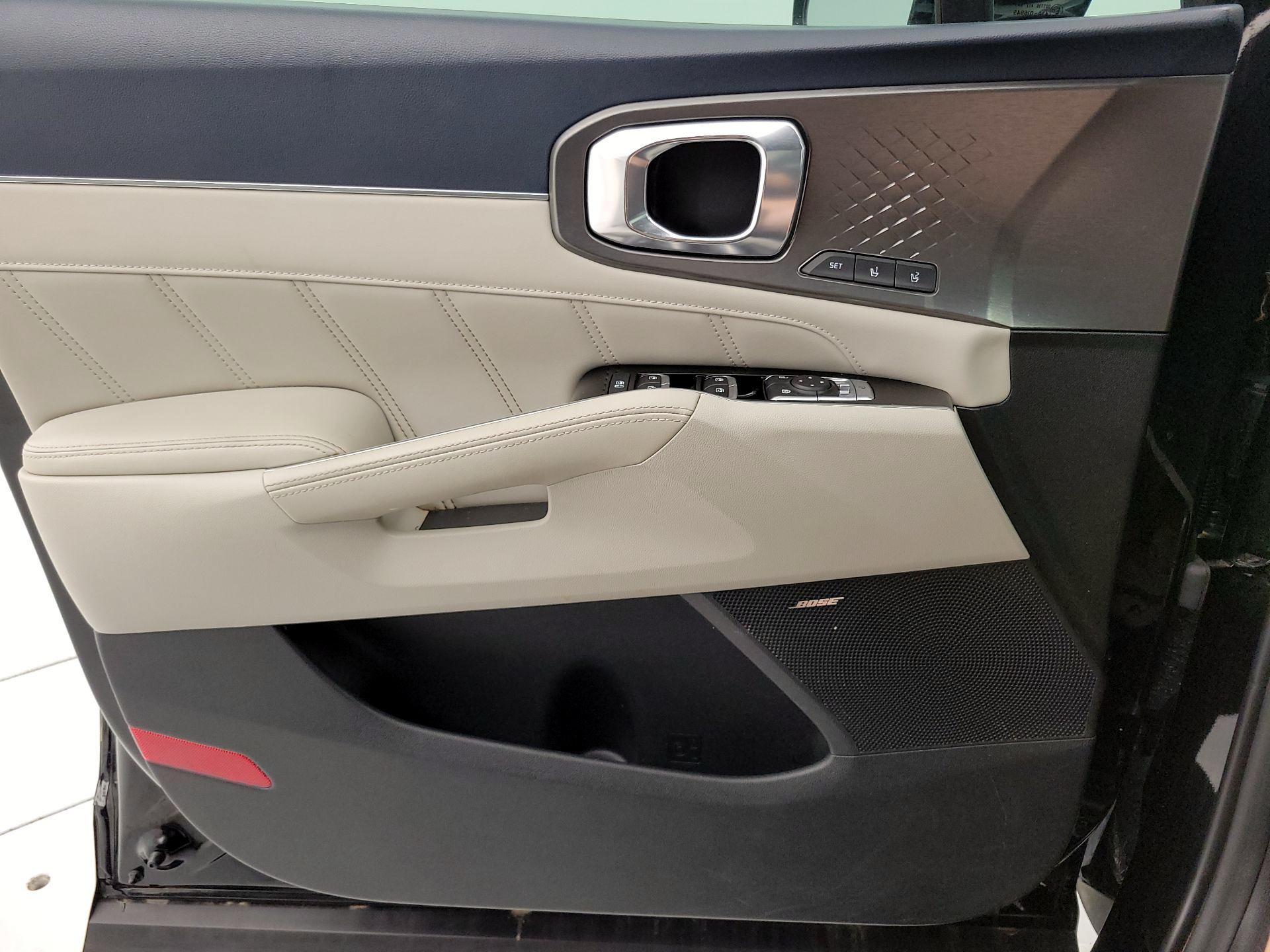 Thumbnail: 2023 Kia Sorento - 12