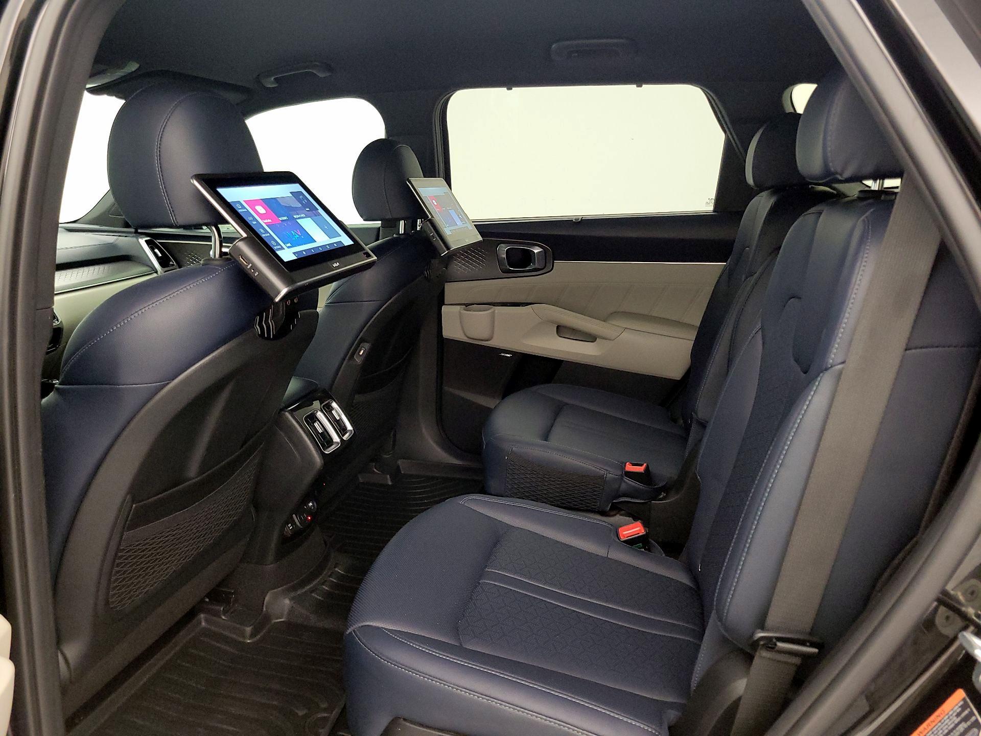 Thumbnail: 2023 Kia Sorento - 20