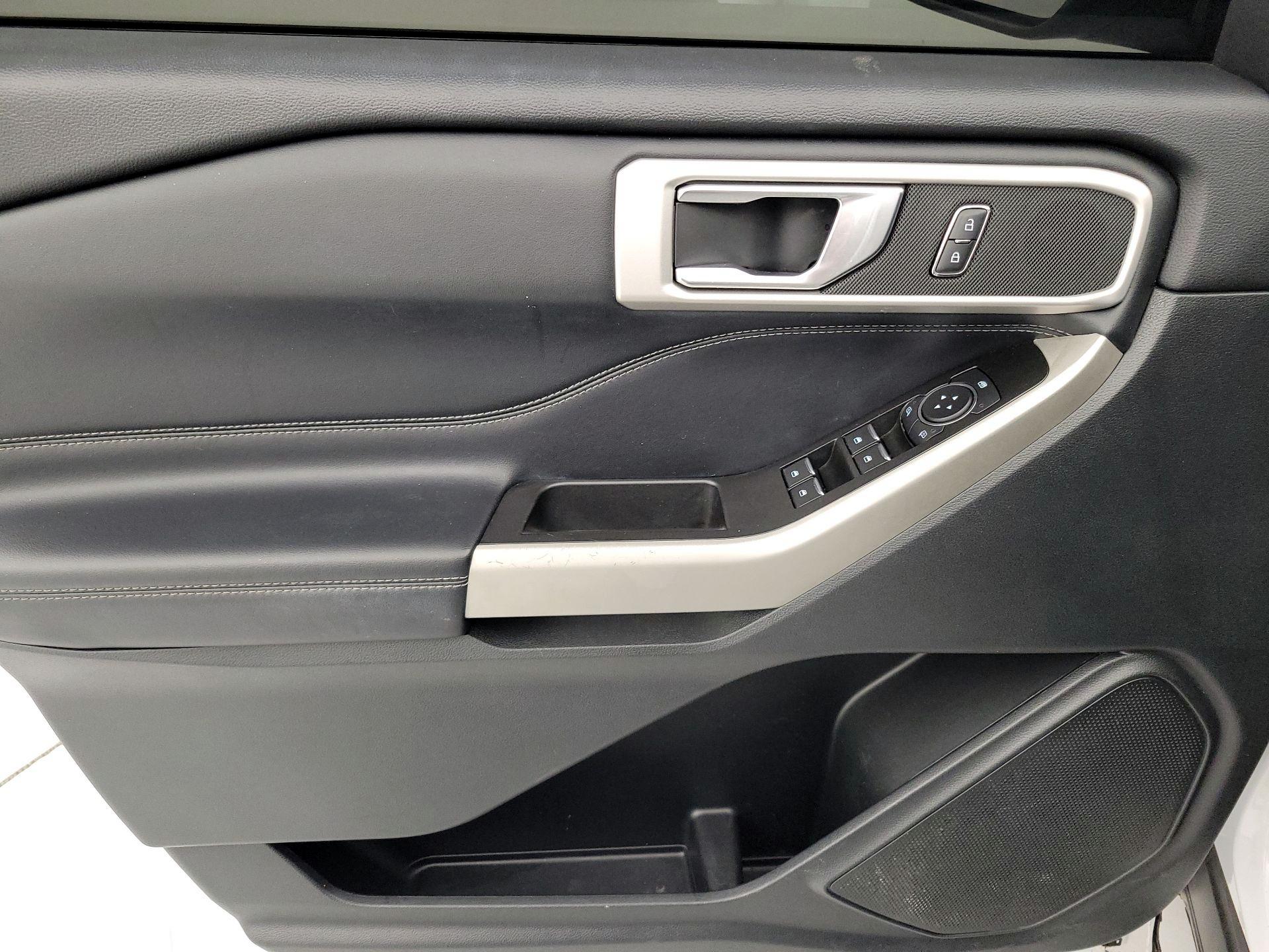 Thumbnail: 2020 Ford Explorer - 12