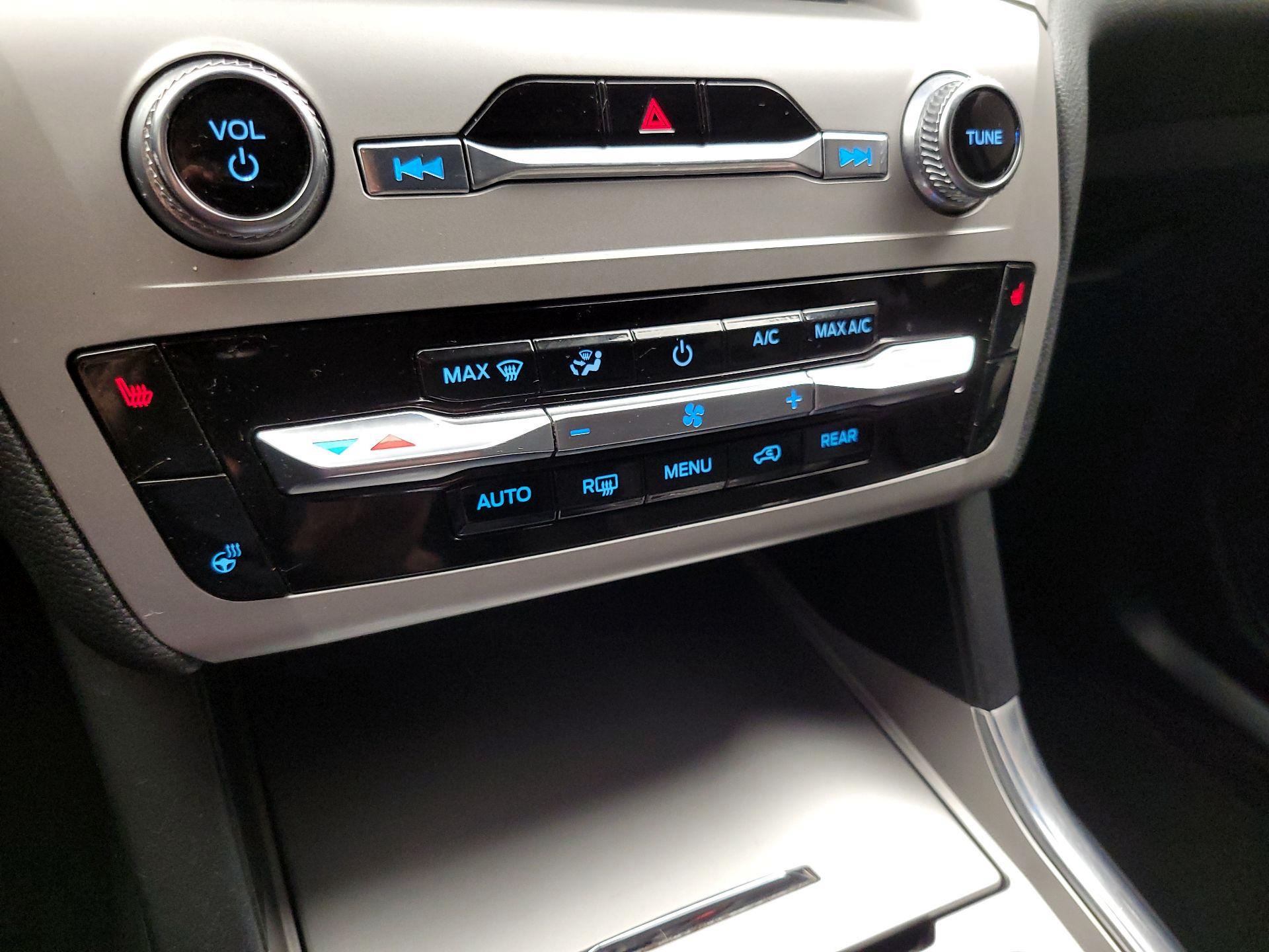 Thumbnail: 2020 Ford Explorer - 17