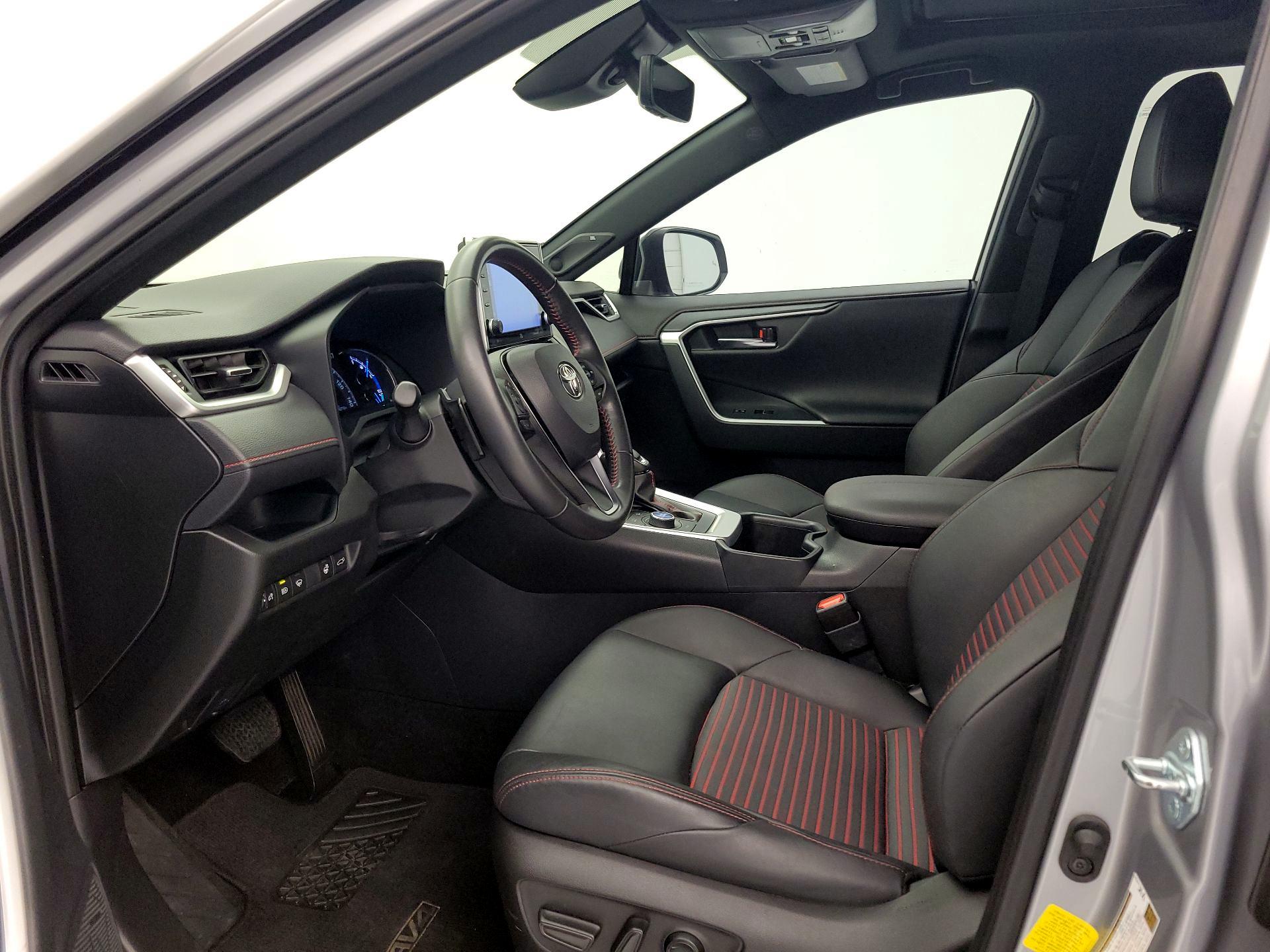 Thumbnail: 2022 Toyota RAV4 - 11