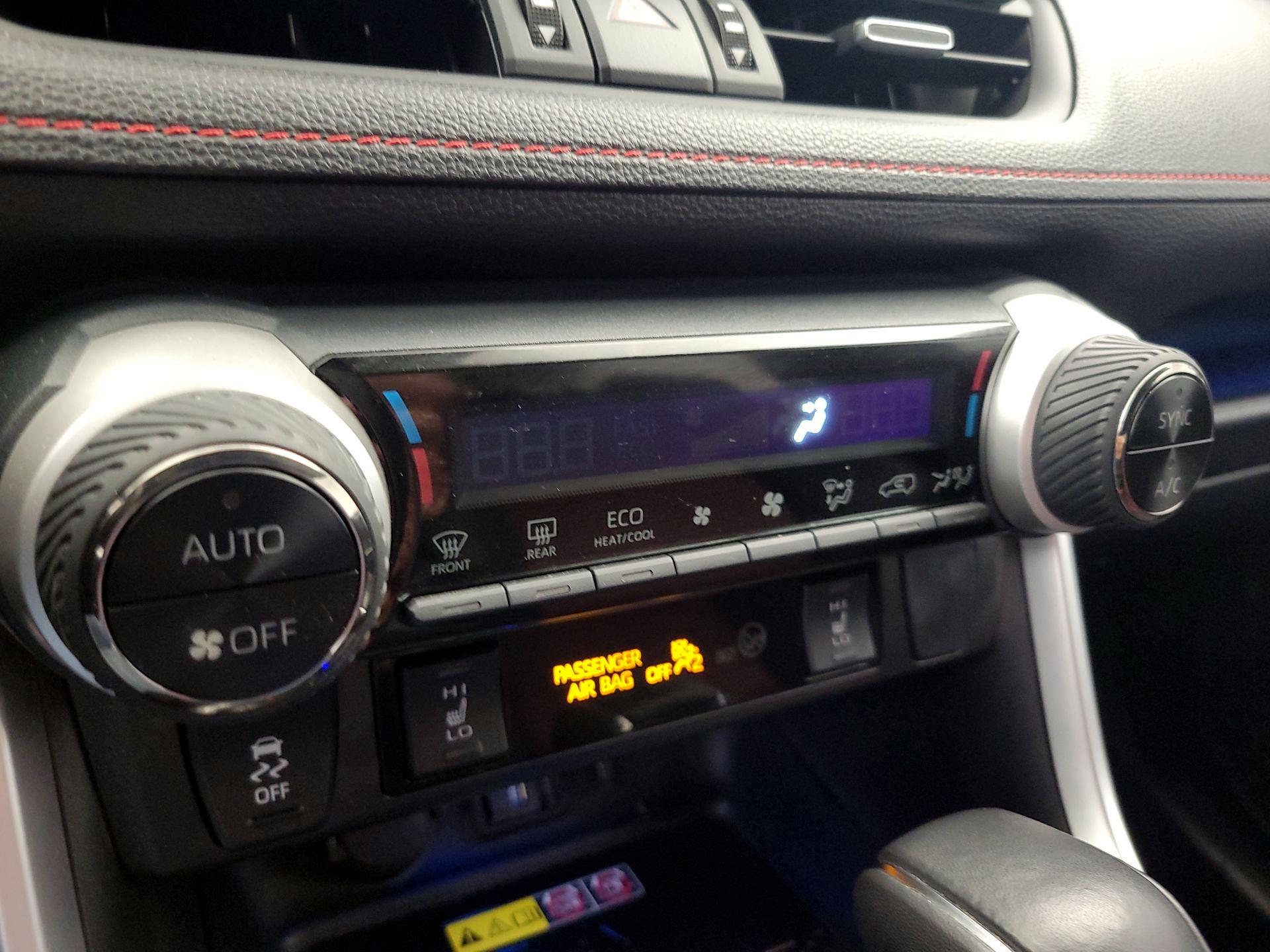 Thumbnail: 2022 Toyota RAV4 - 17