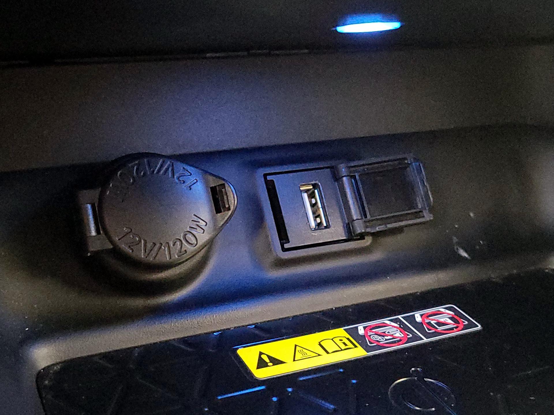 Thumbnail: 2022 Toyota RAV4 - 19