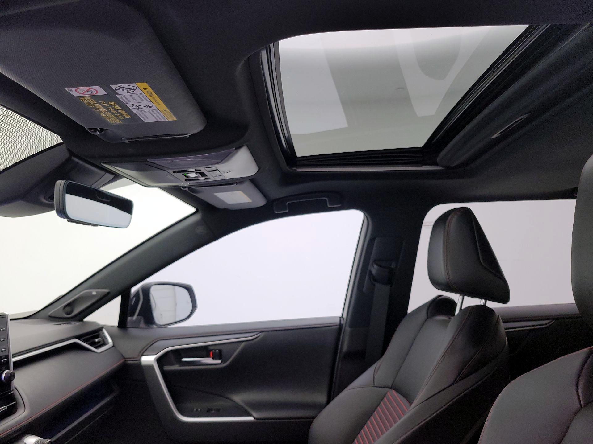 Thumbnail: 2022 Toyota RAV4 - 20