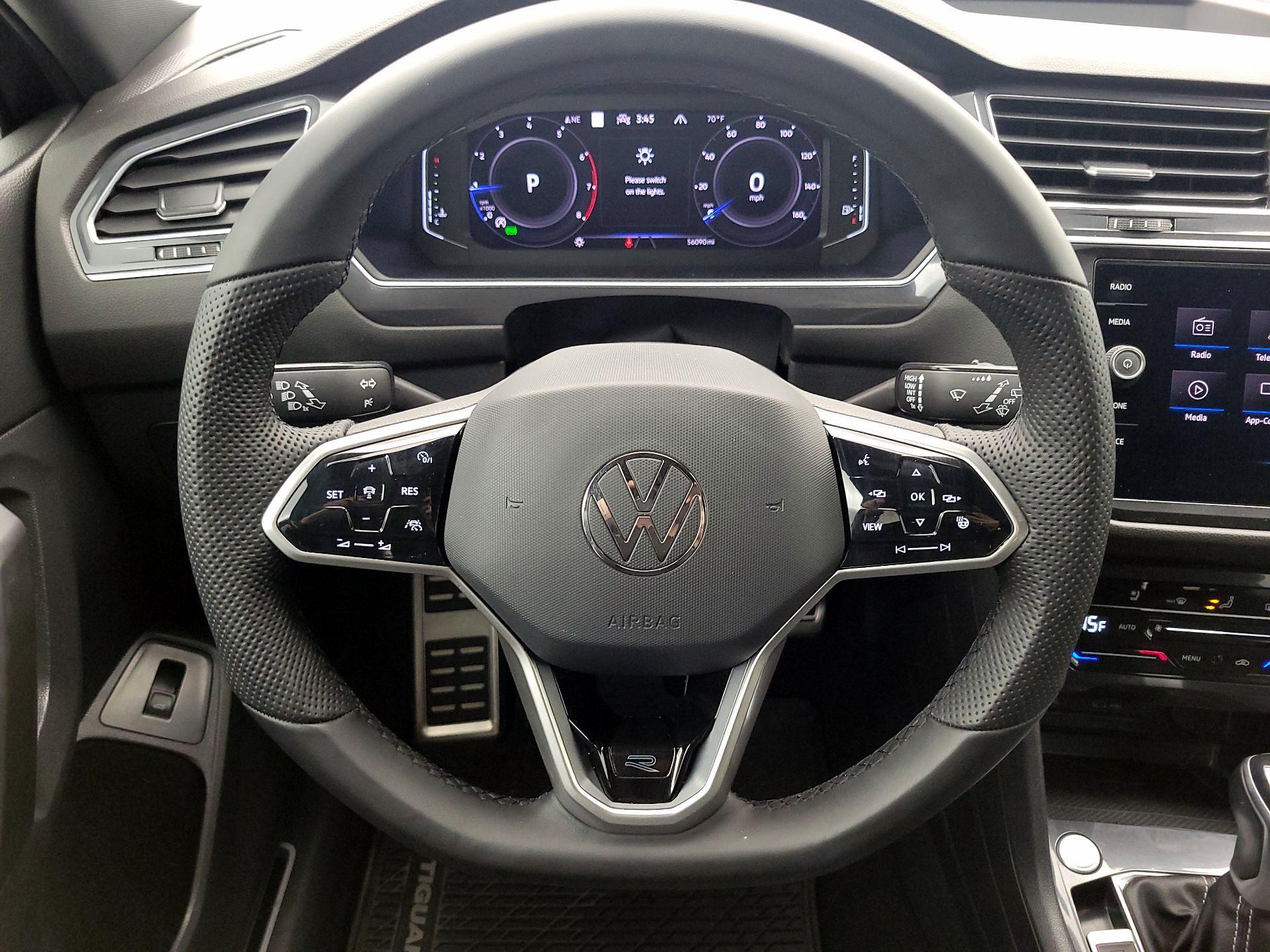 Thumbnail: 2022 Volkswagen Tiguan - 10