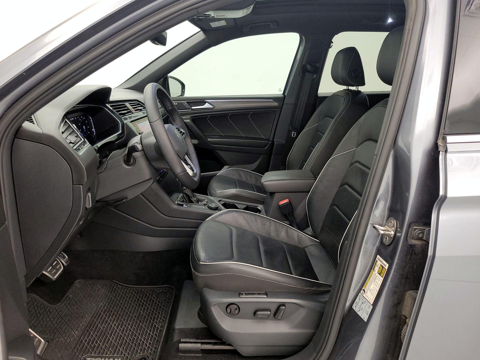 Thumbnail: 2022 Volkswagen Tiguan - 11