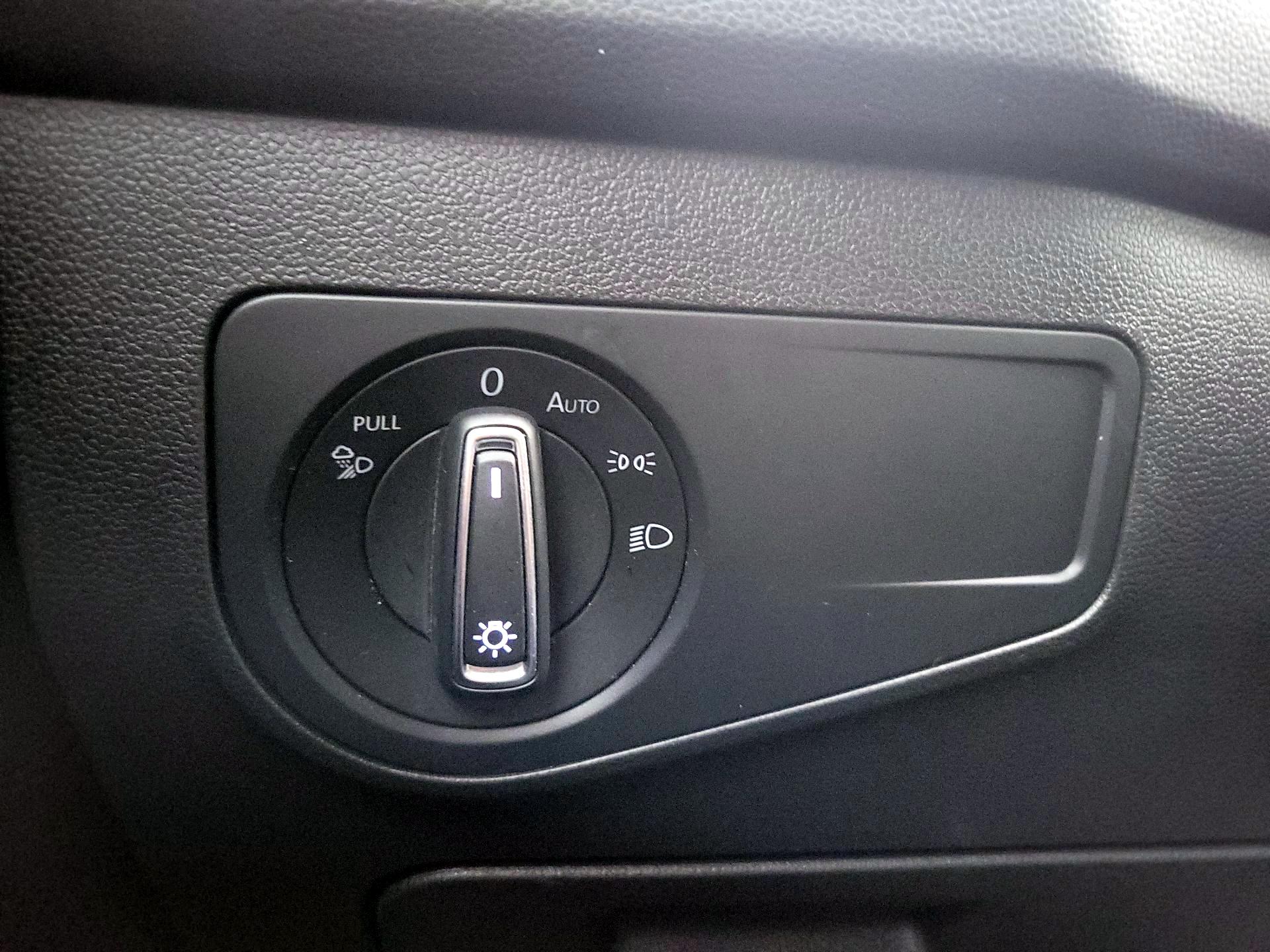 Thumbnail: 2022 Volkswagen Tiguan - 13