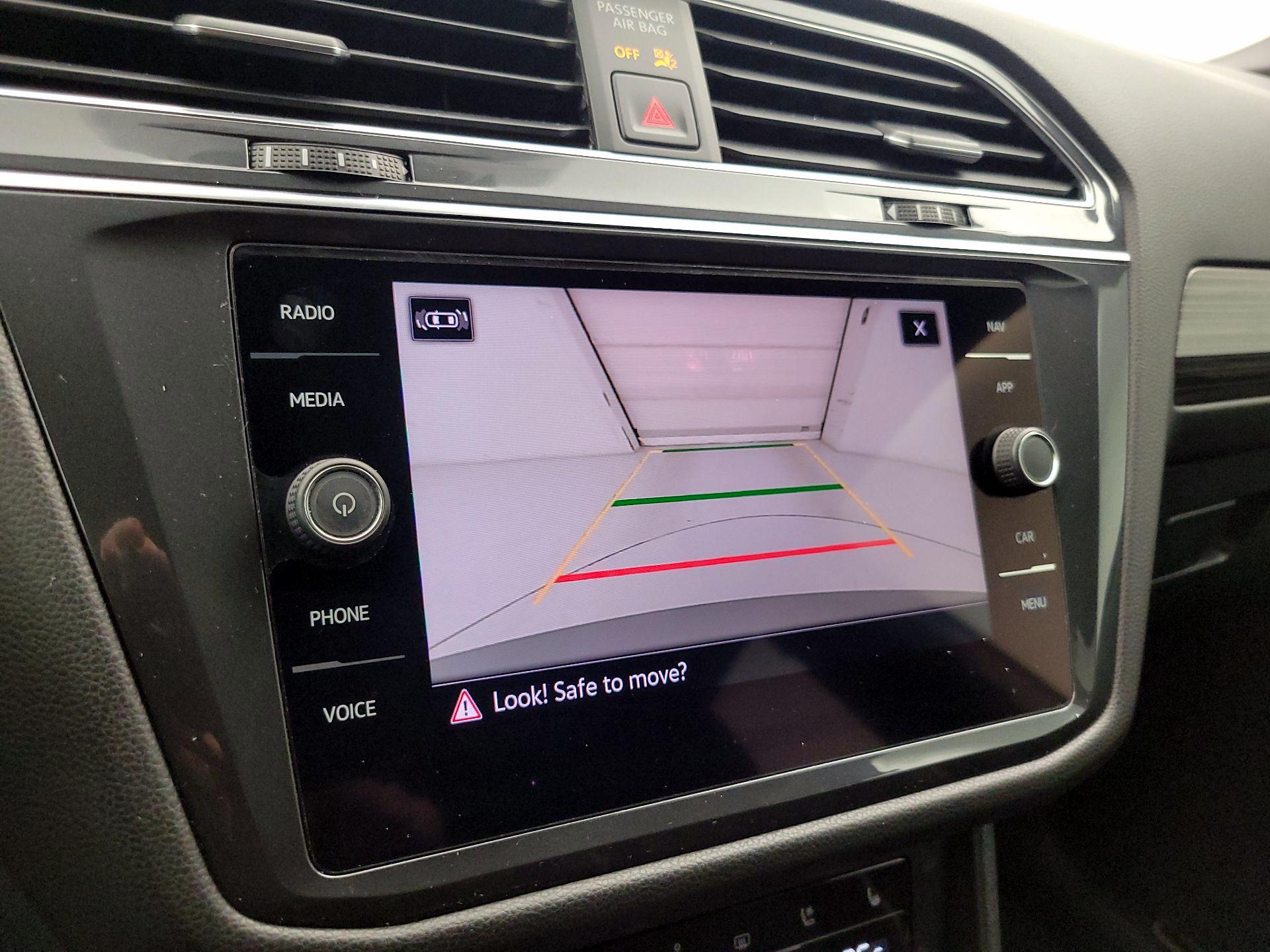 Thumbnail: 2022 Volkswagen Tiguan - 15