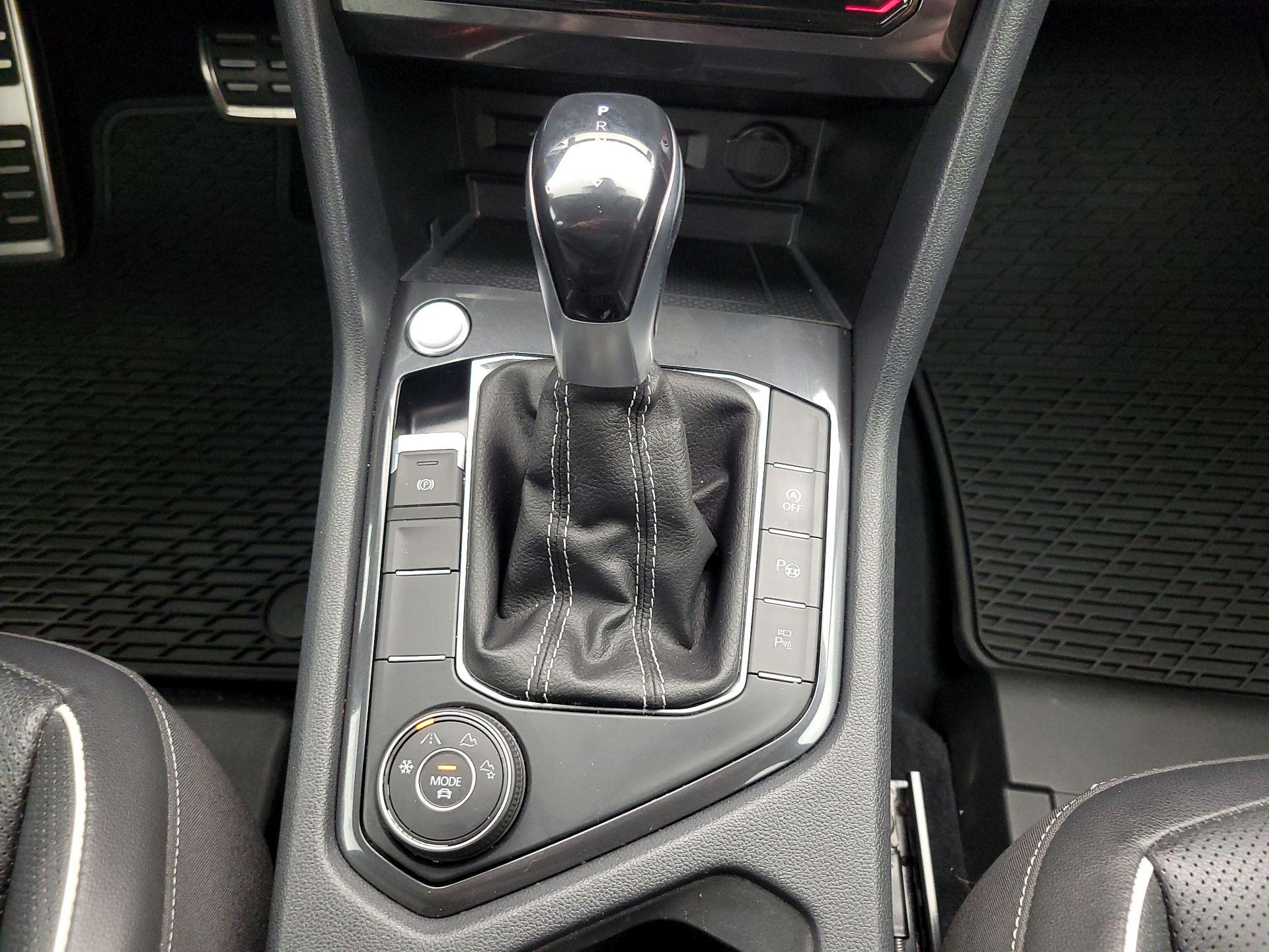 Thumbnail: 2022 Volkswagen Tiguan - 18