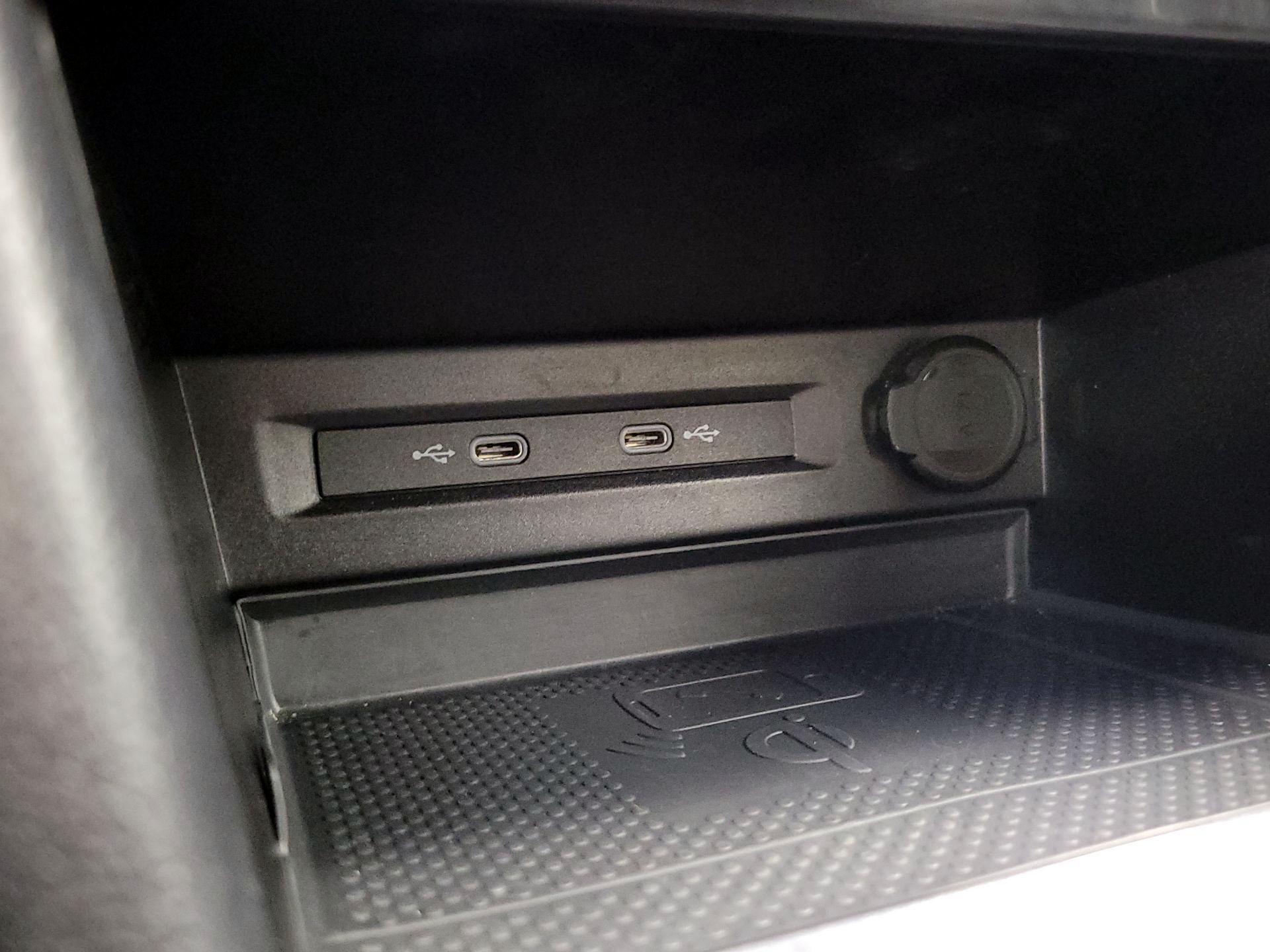 Thumbnail: 2022 Volkswagen Tiguan - 19