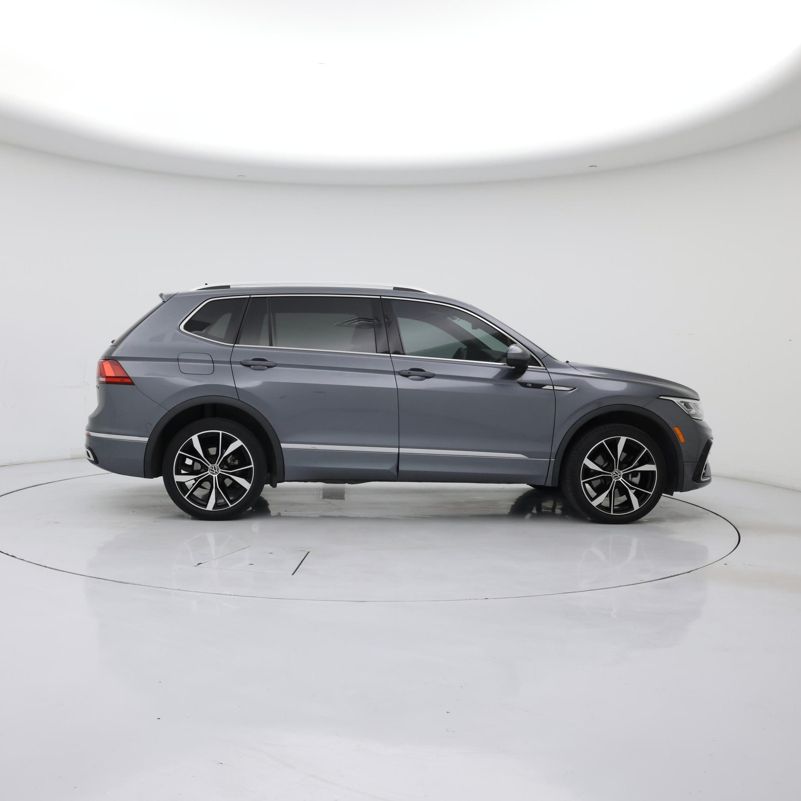 Thumbnail: 2022 Volkswagen Tiguan - 7