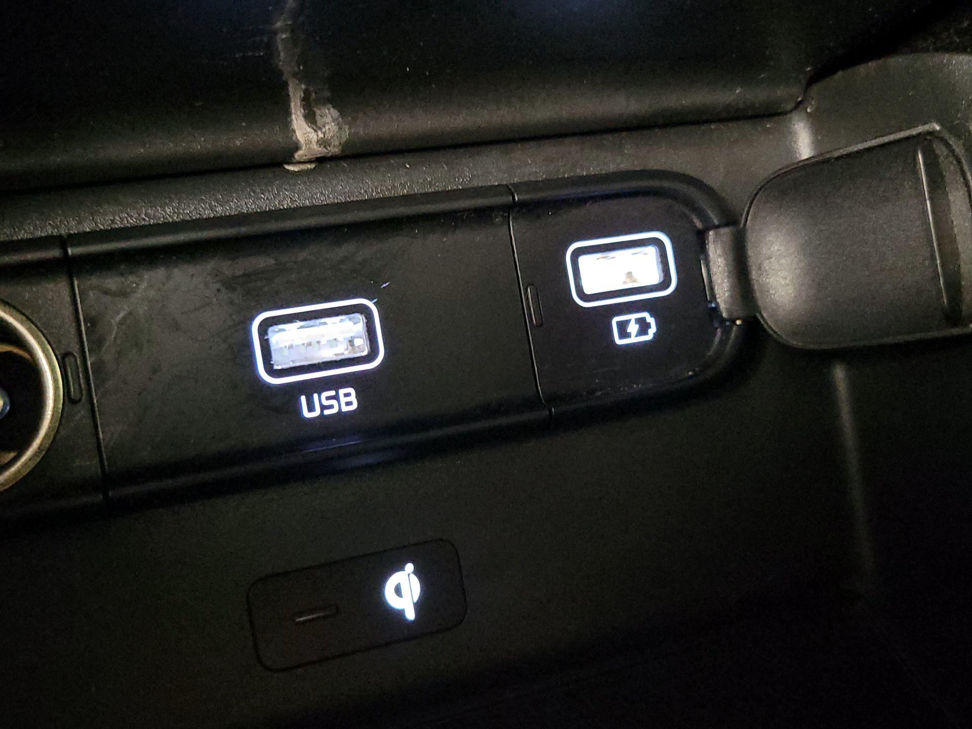 Thumbnail: 2020 Kia Telluride - 19