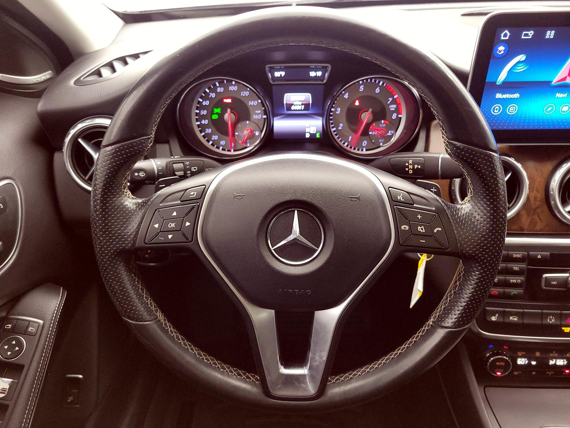 Thumbnail: 2015 Mercedes-Benz GLA - 10