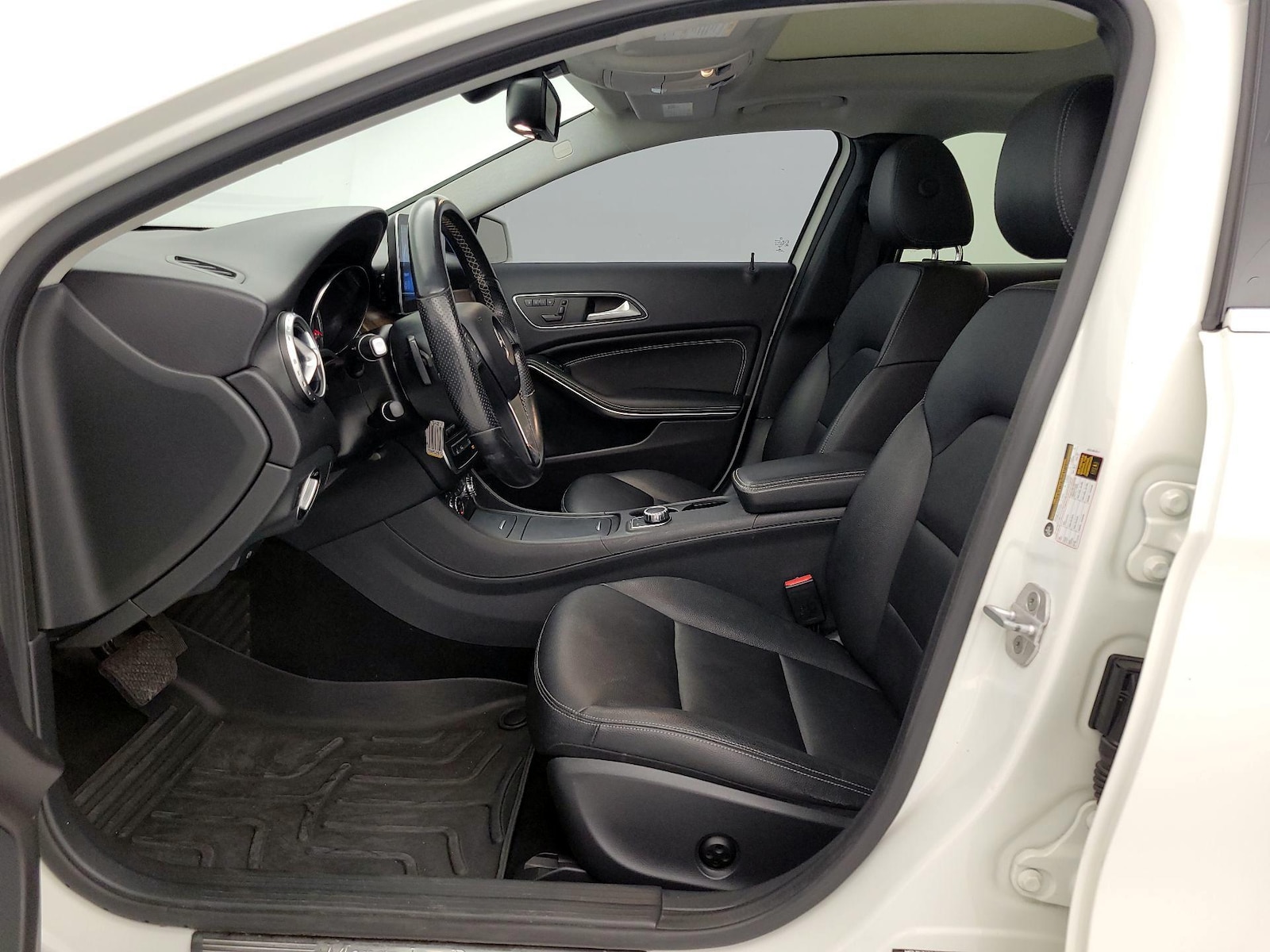 2015 Mercedes-Benz GLA-Class GLA250 - Photo 12