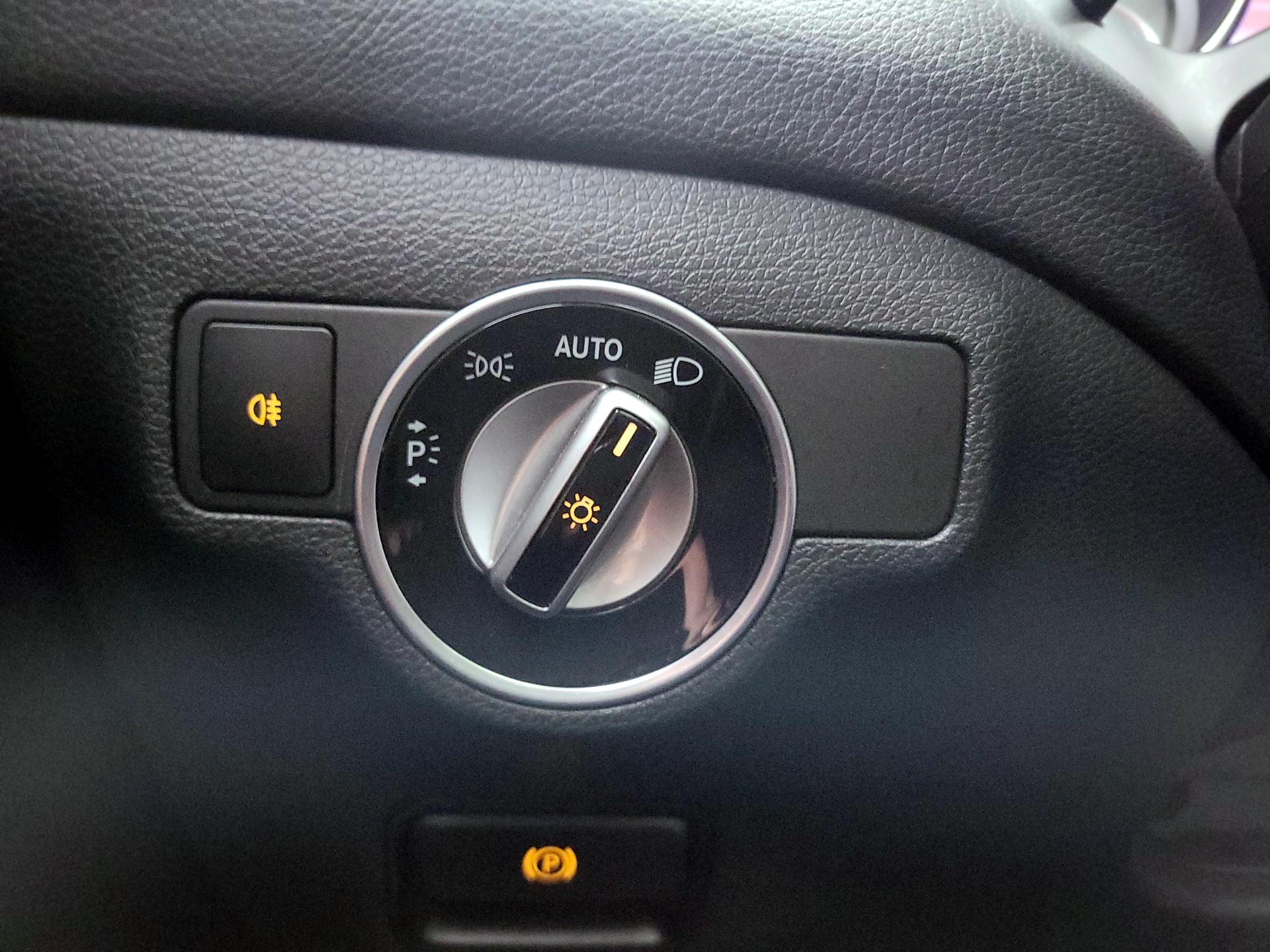 Thumbnail: 2015 Mercedes-Benz GLA - 13