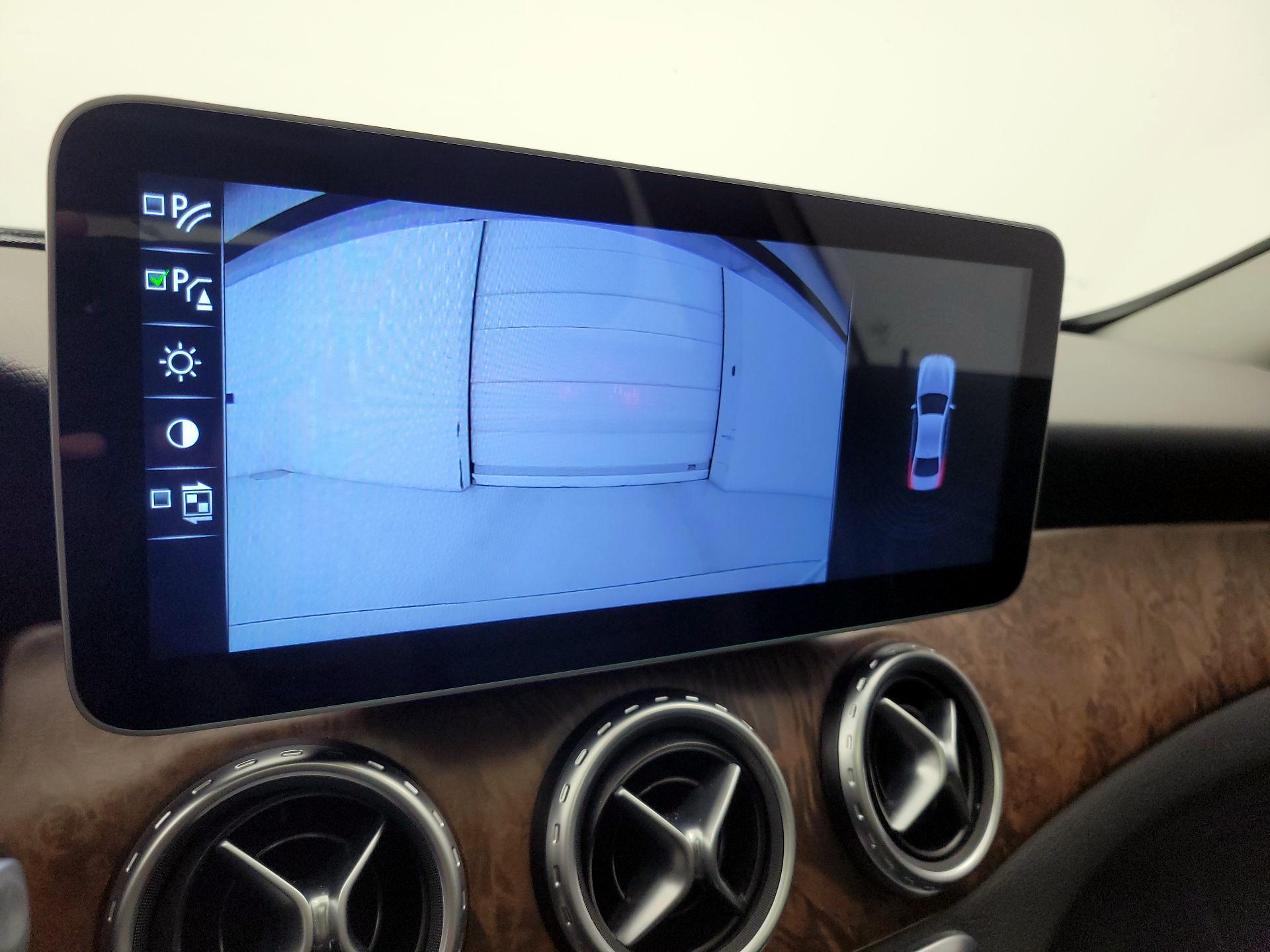 Thumbnail: 2015 Mercedes-Benz GLA - 15