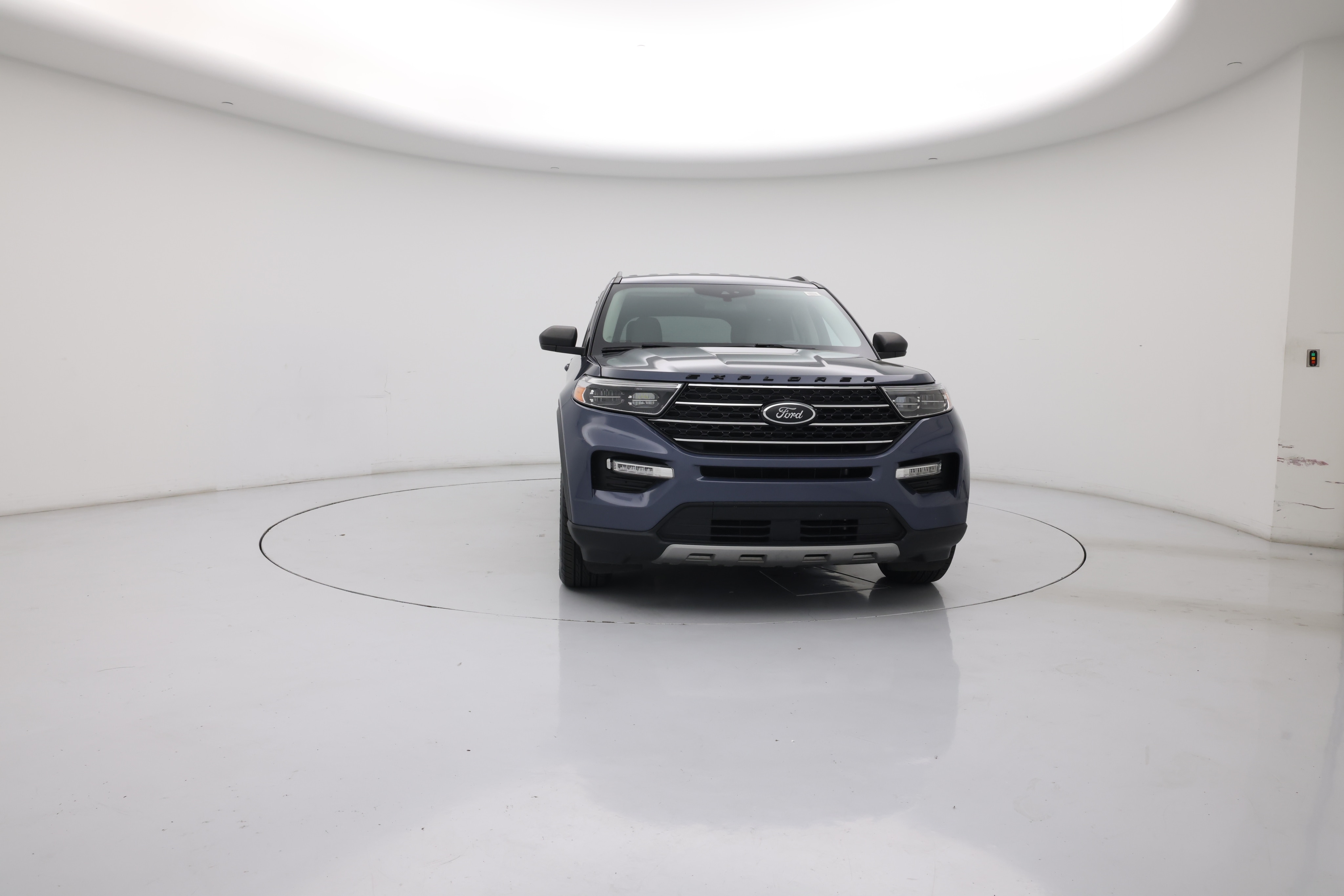 Thumbnail: 2021 Ford Explorer - 9