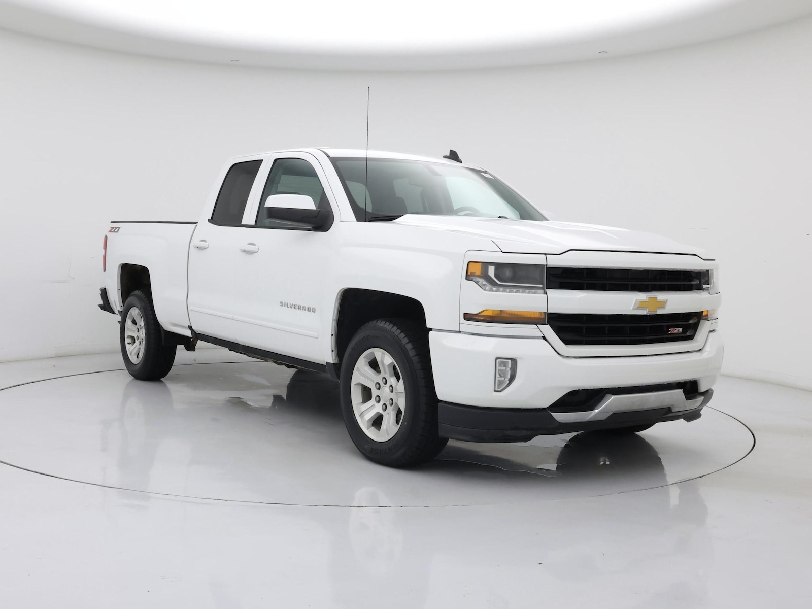 2018 Chevrolet Silverado 1500 LT - Photo 2