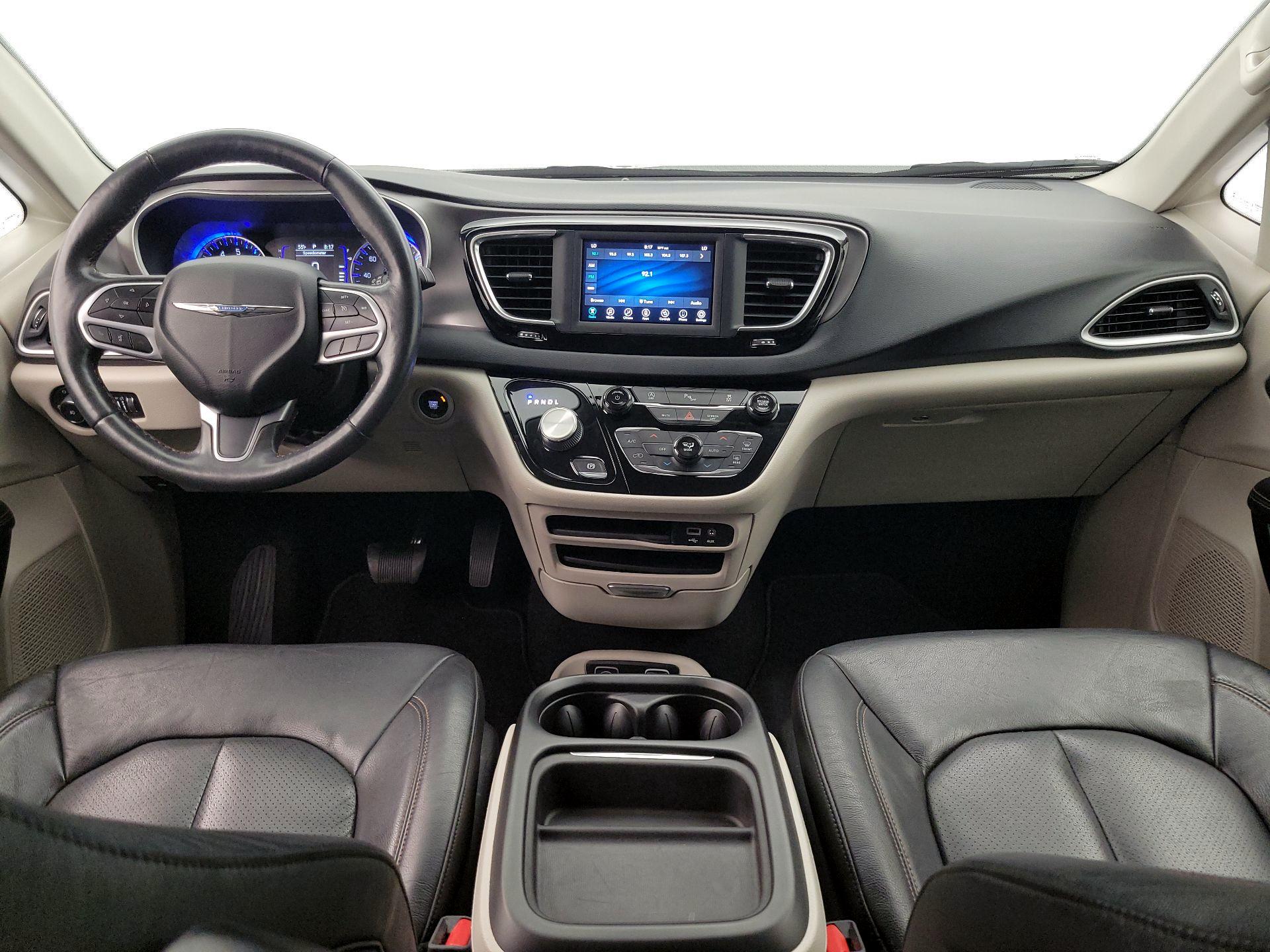 Thumbnail: 2020 Chrysler Pacifica - 9