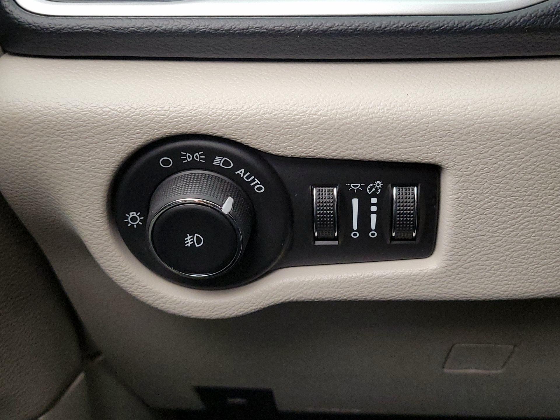 Thumbnail: 2020 Chrysler Pacifica - 13