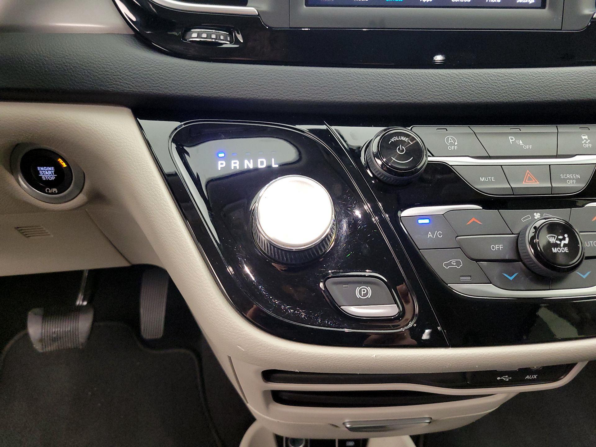 Thumbnail: 2020 Chrysler Pacifica - 17