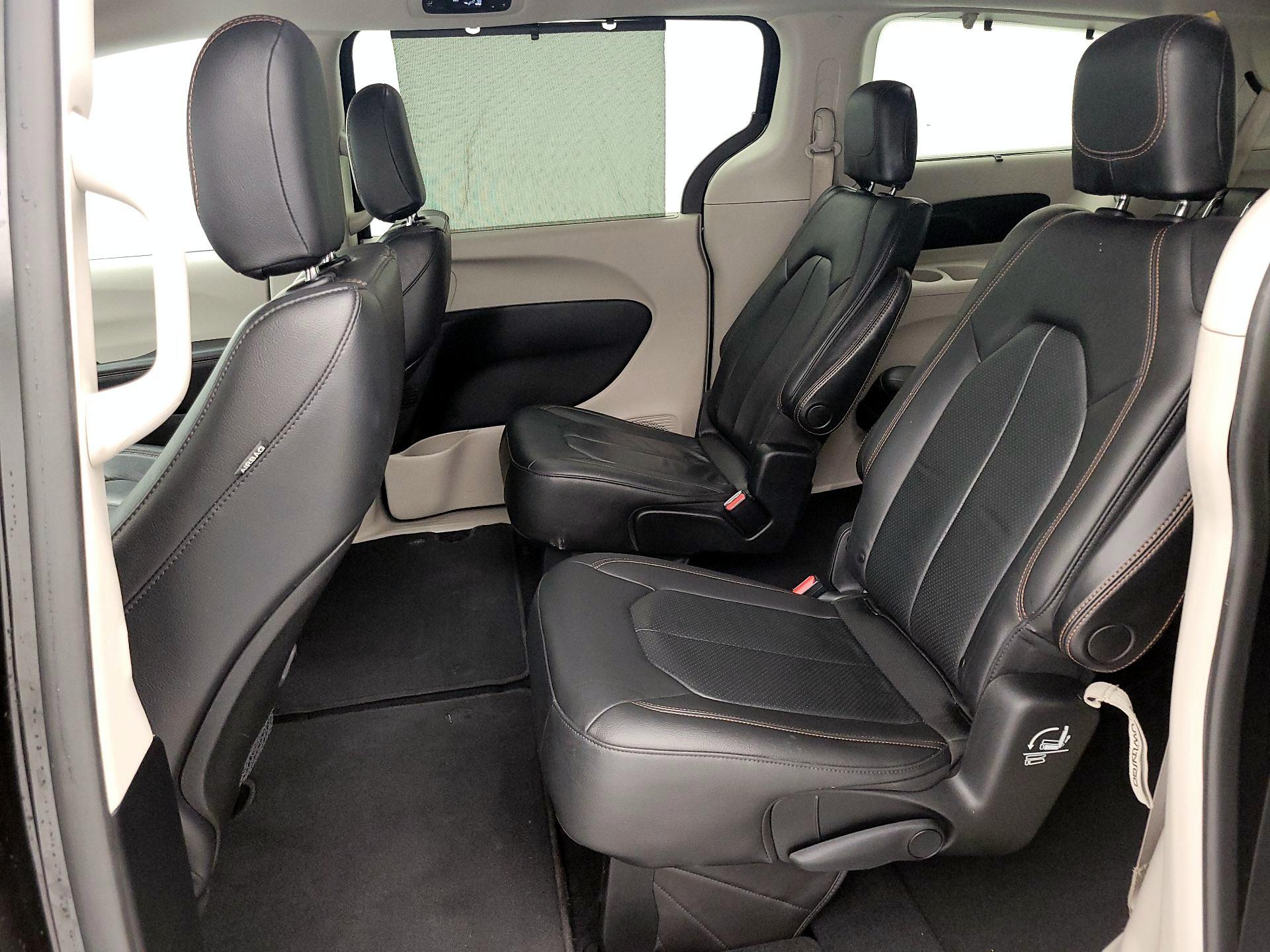 Thumbnail: 2020 Chrysler Pacifica - 19