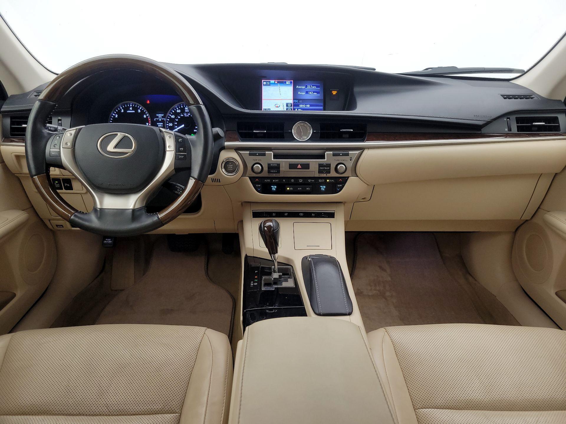 Thumbnail: 2015 Lexus ES - 9