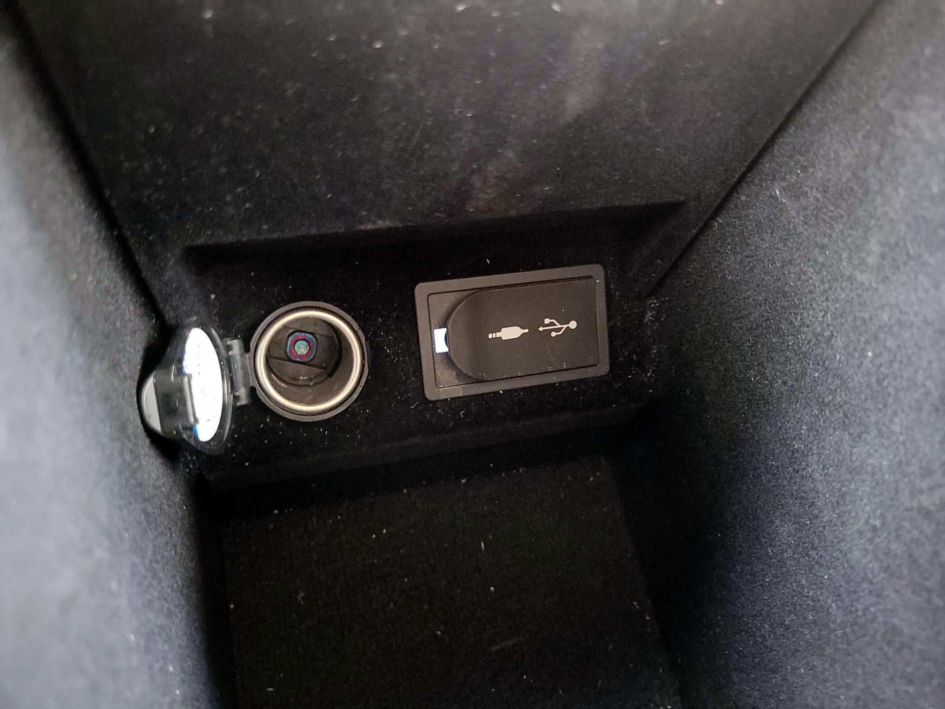 Thumbnail: 2015 Lexus ES - 19