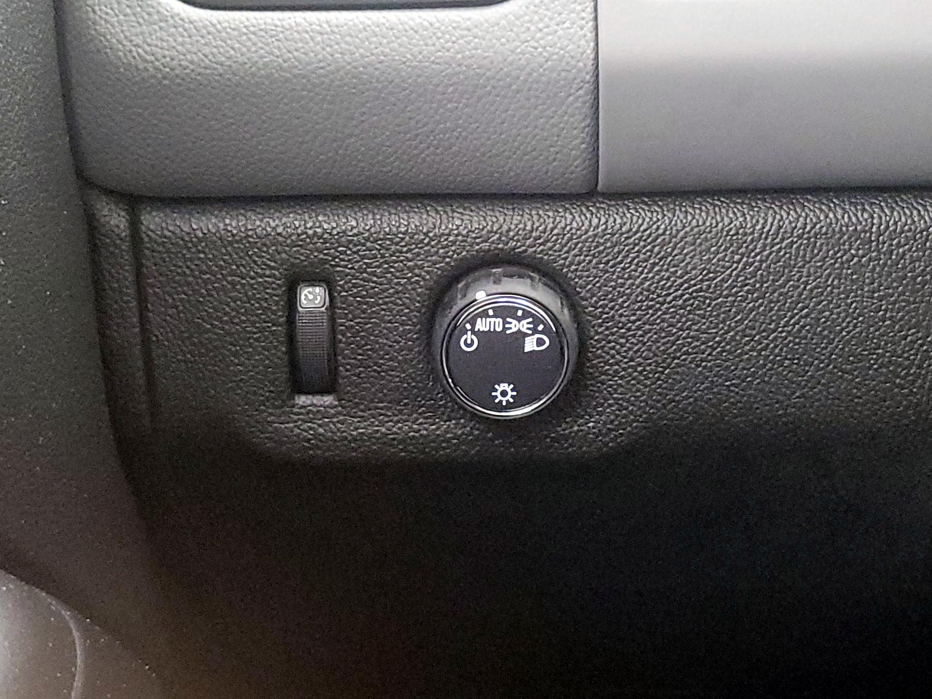 Thumbnail: 2018 Chevrolet Colorado - 13