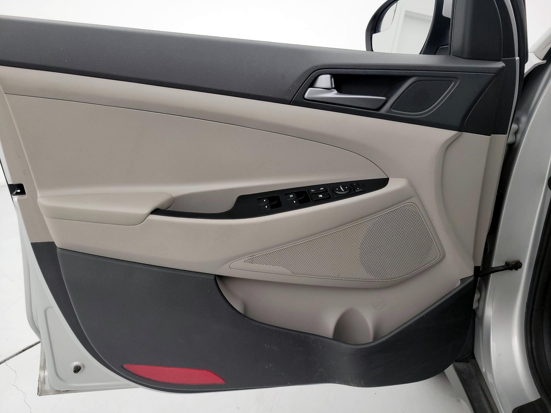 Thumbnail: 2017 Hyundai Tucson - 12