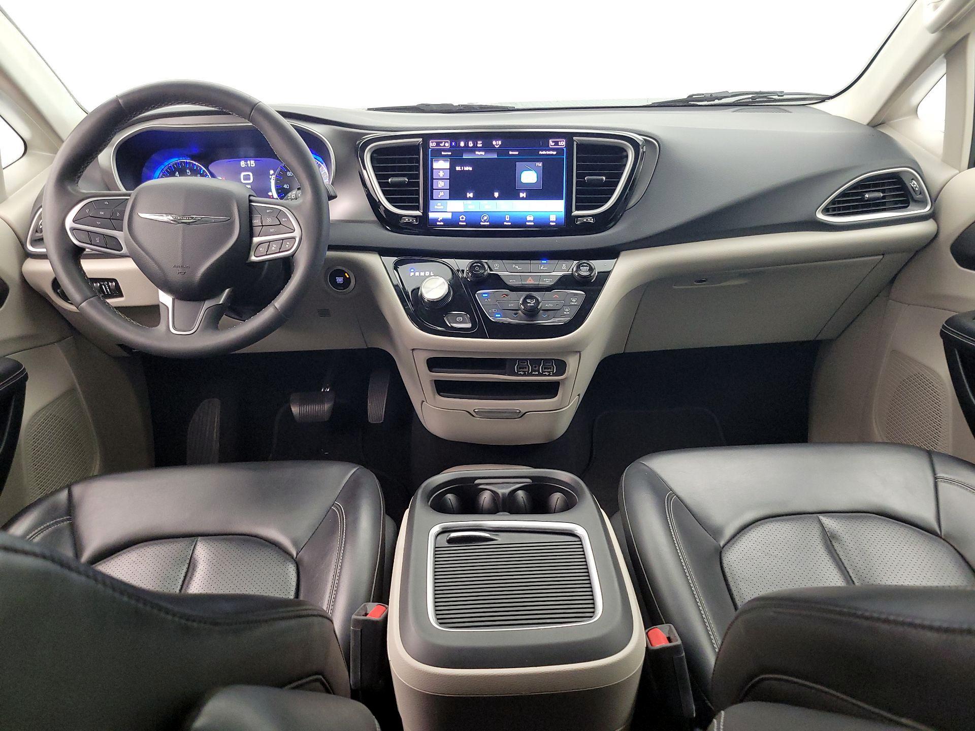 Thumbnail: 2023 Chrysler Pacifica - 9